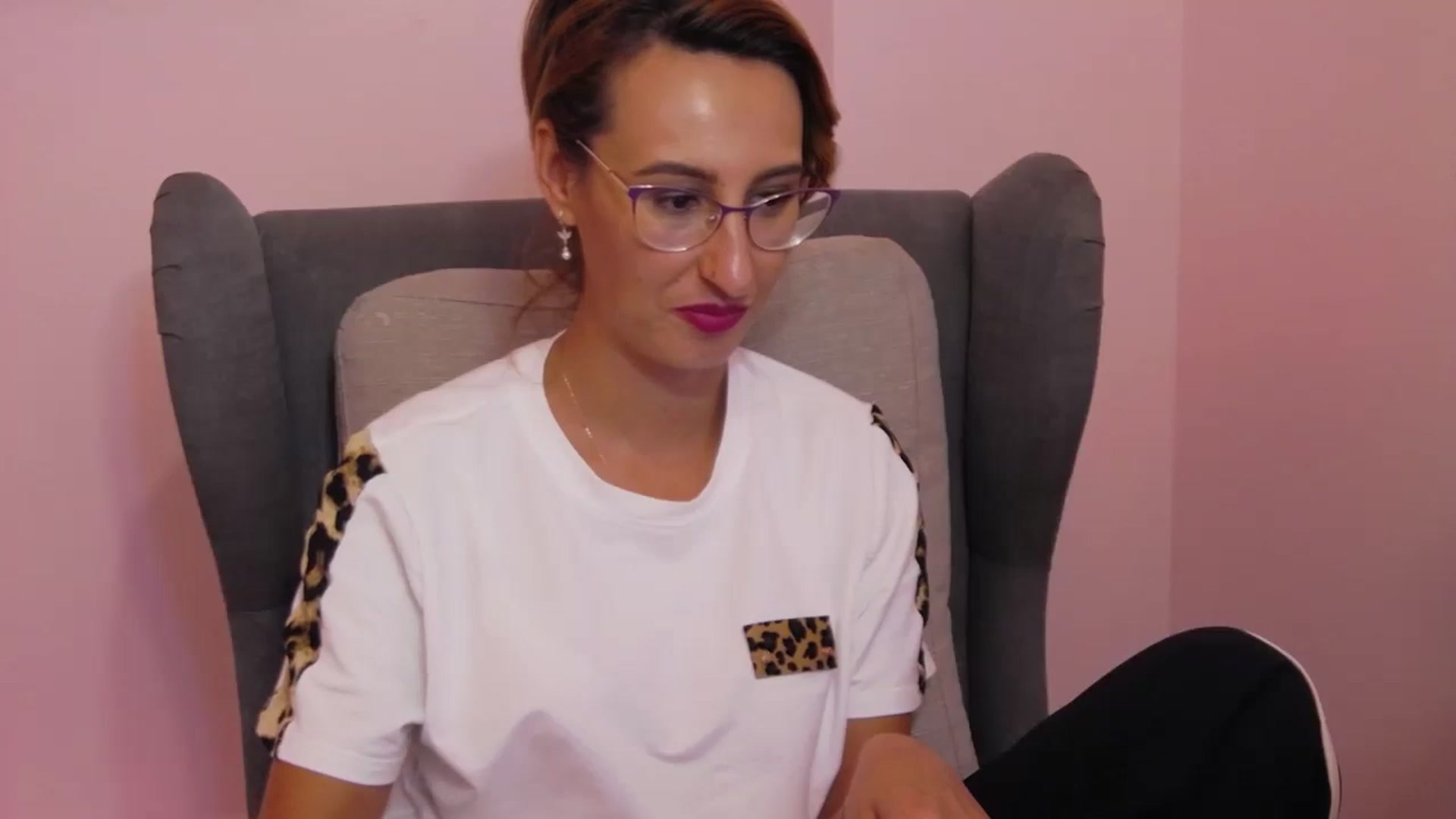 Gallery image thumbnail from LysAddiction's myfreecams stream on, 05/19/2025, 19:09 image 14 of 20