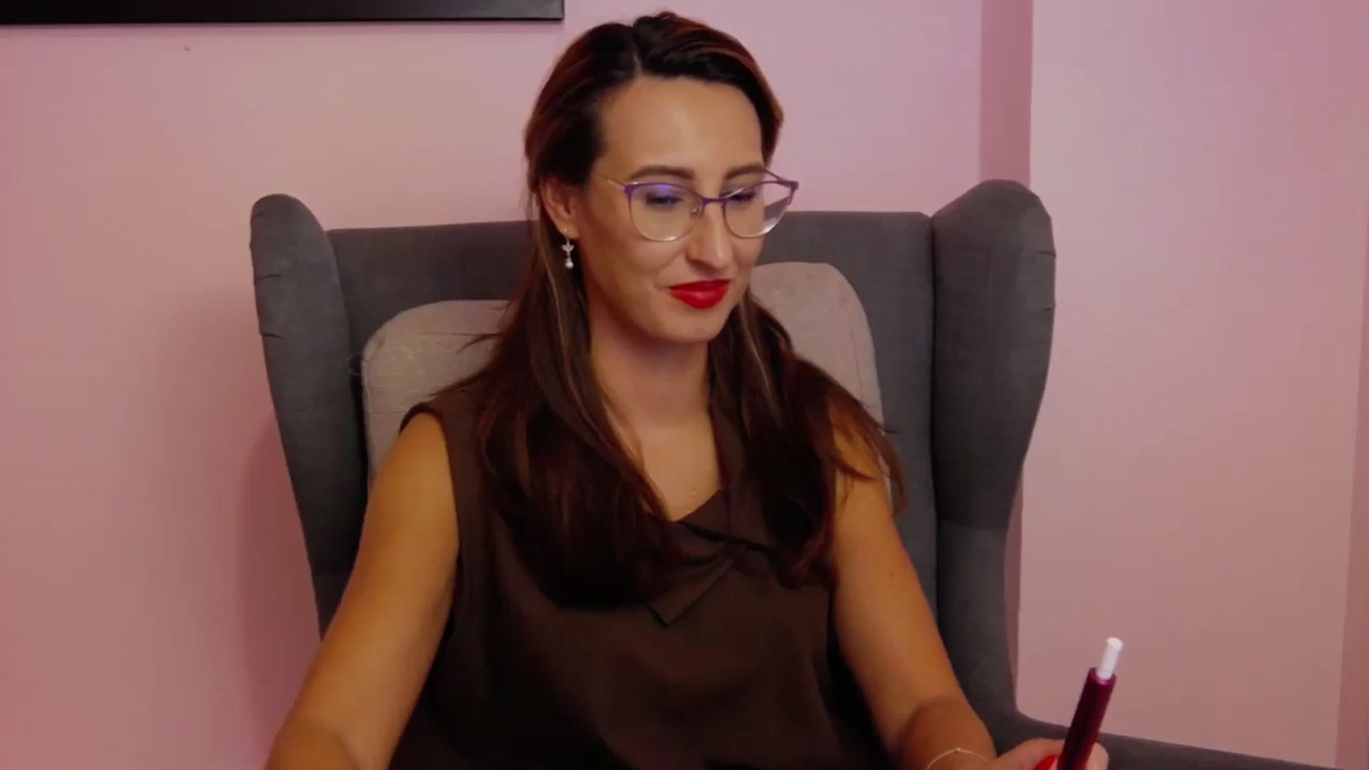 Gallery image thumbnail from LysAddiction's myfreecams stream on, 05/31/2025, 16:05 image 14 of 20