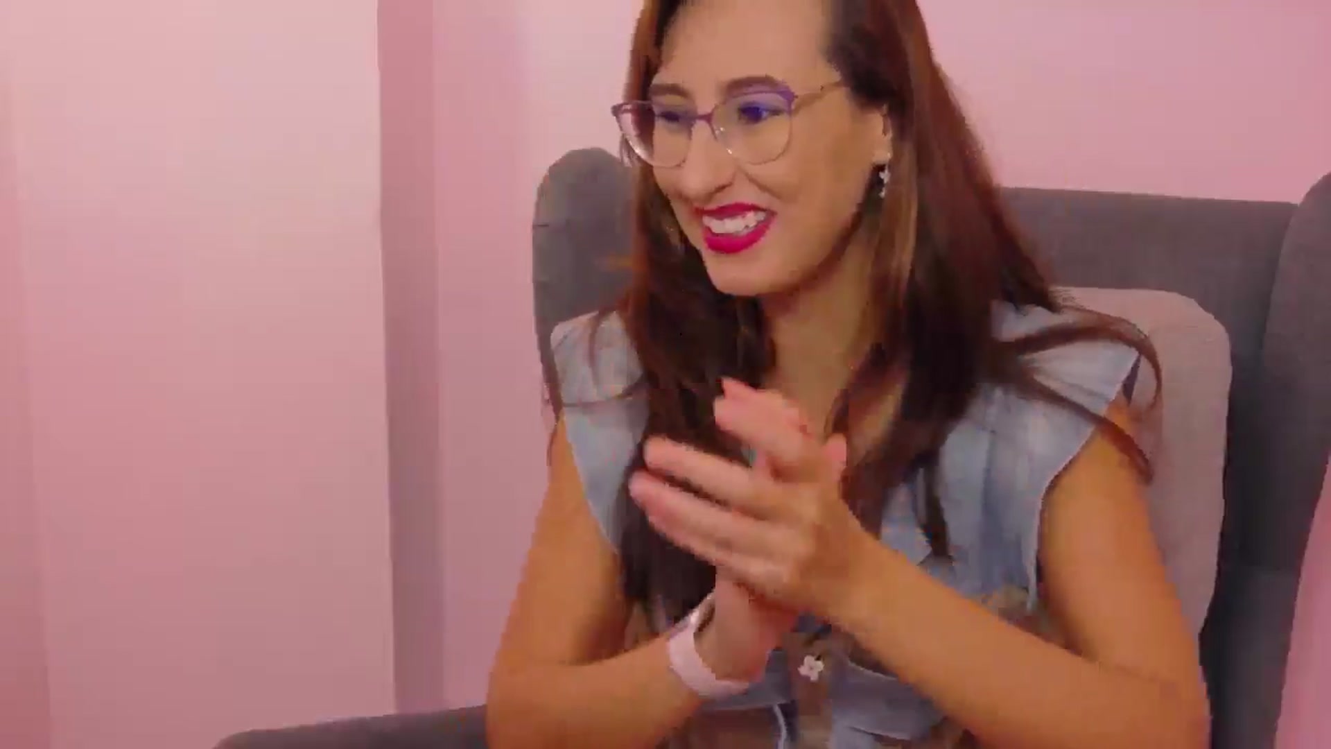 Gallery image thumbnail from LysAddiction's myfreecams stream on, 08/09/2025, 18:28 image 17 of 20