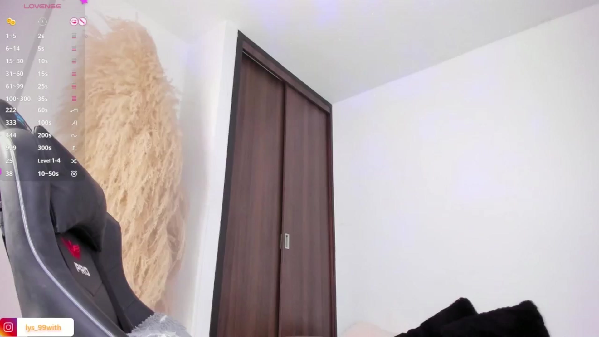 Gallery image thumbnail from Lys_with's myfreecams stream on, 10/27/2024, 10:16 image 9 of 20