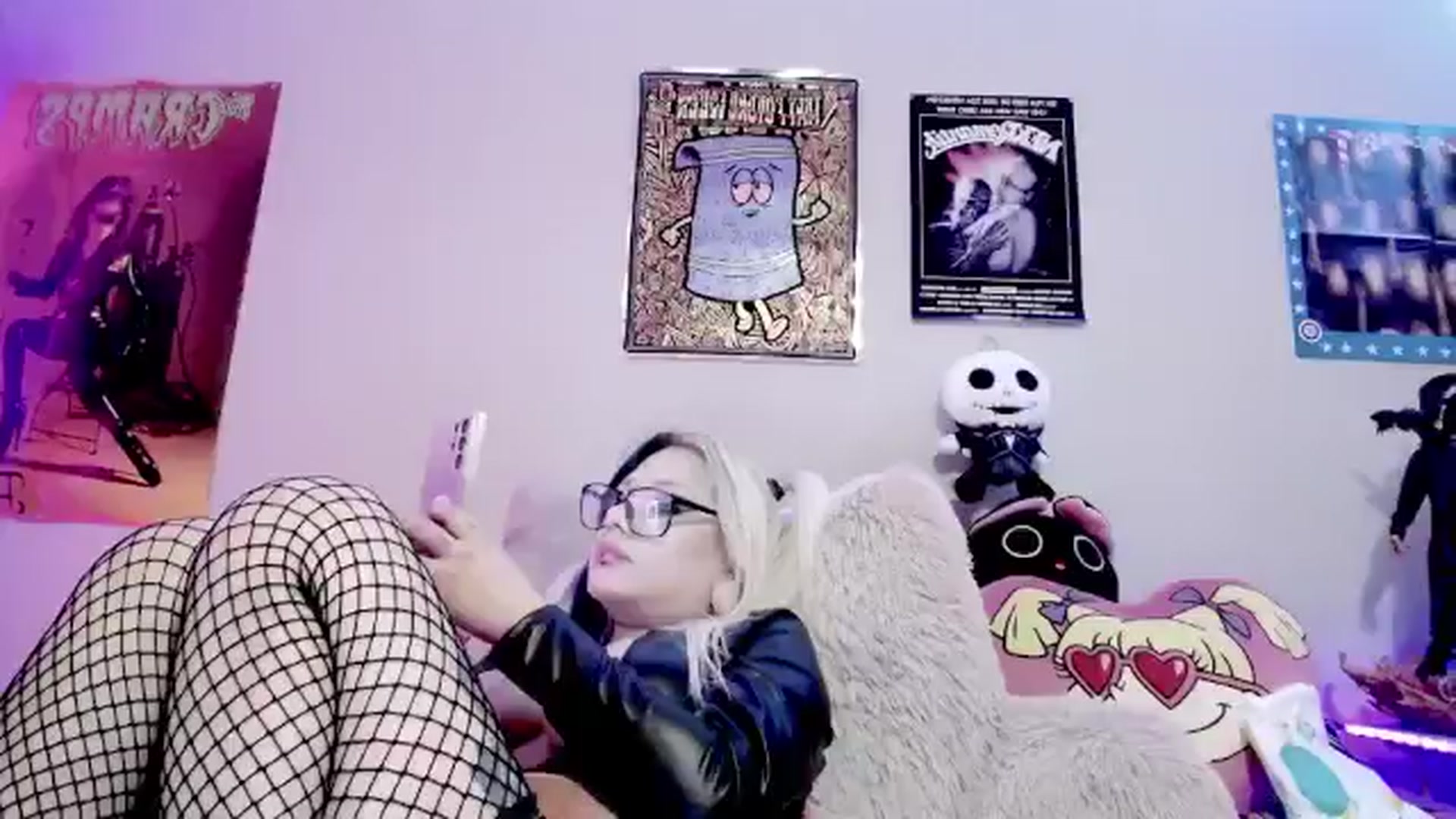 Gallery image thumbnail from Lysergia's myfreecams stream on, 04/13/2024, 17:33 image 7 of 20