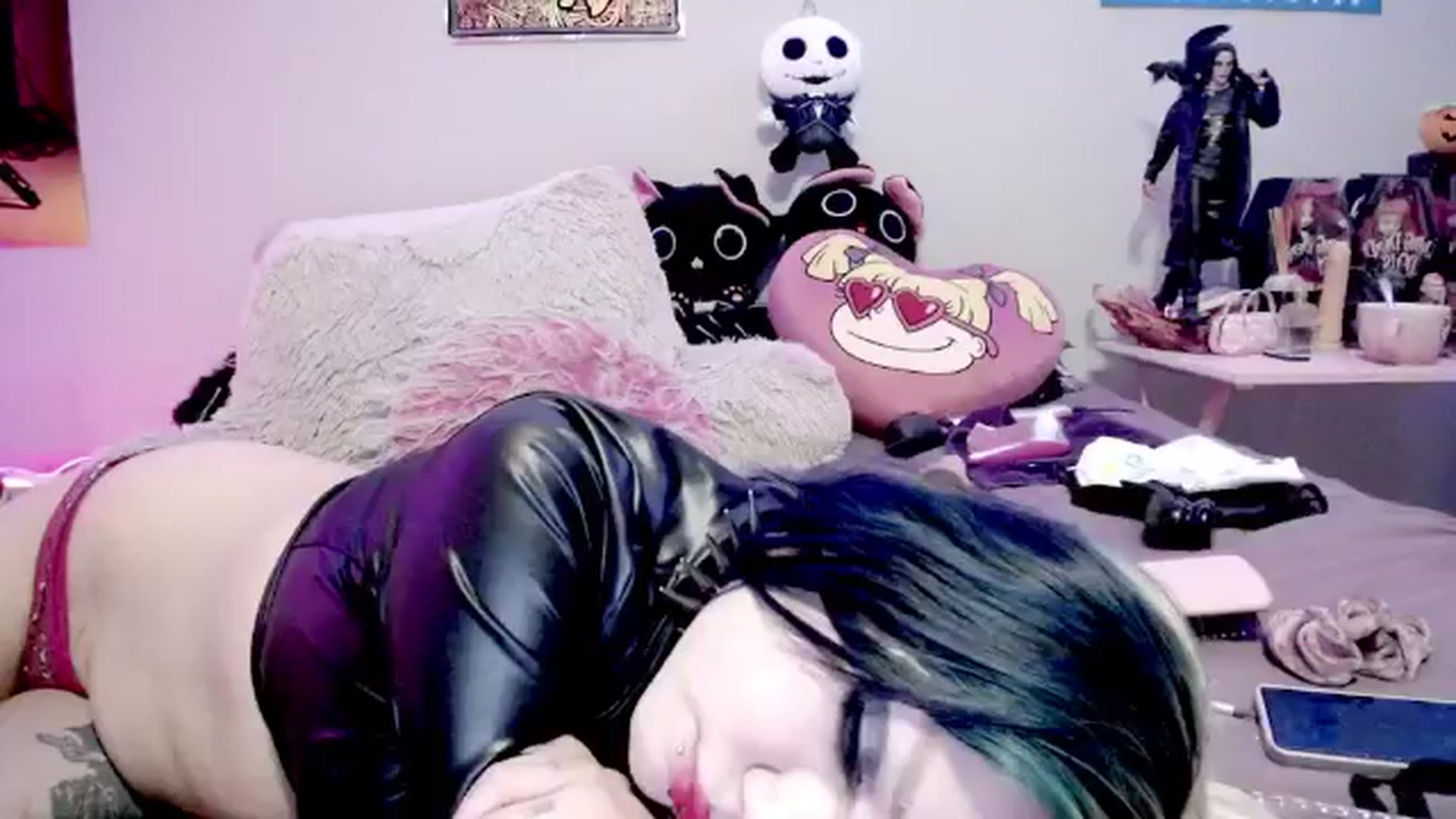 Gallery image thumbnail from Lysergia's myfreecams stream on, 04/15/2024, 07:33 image 14 of 20