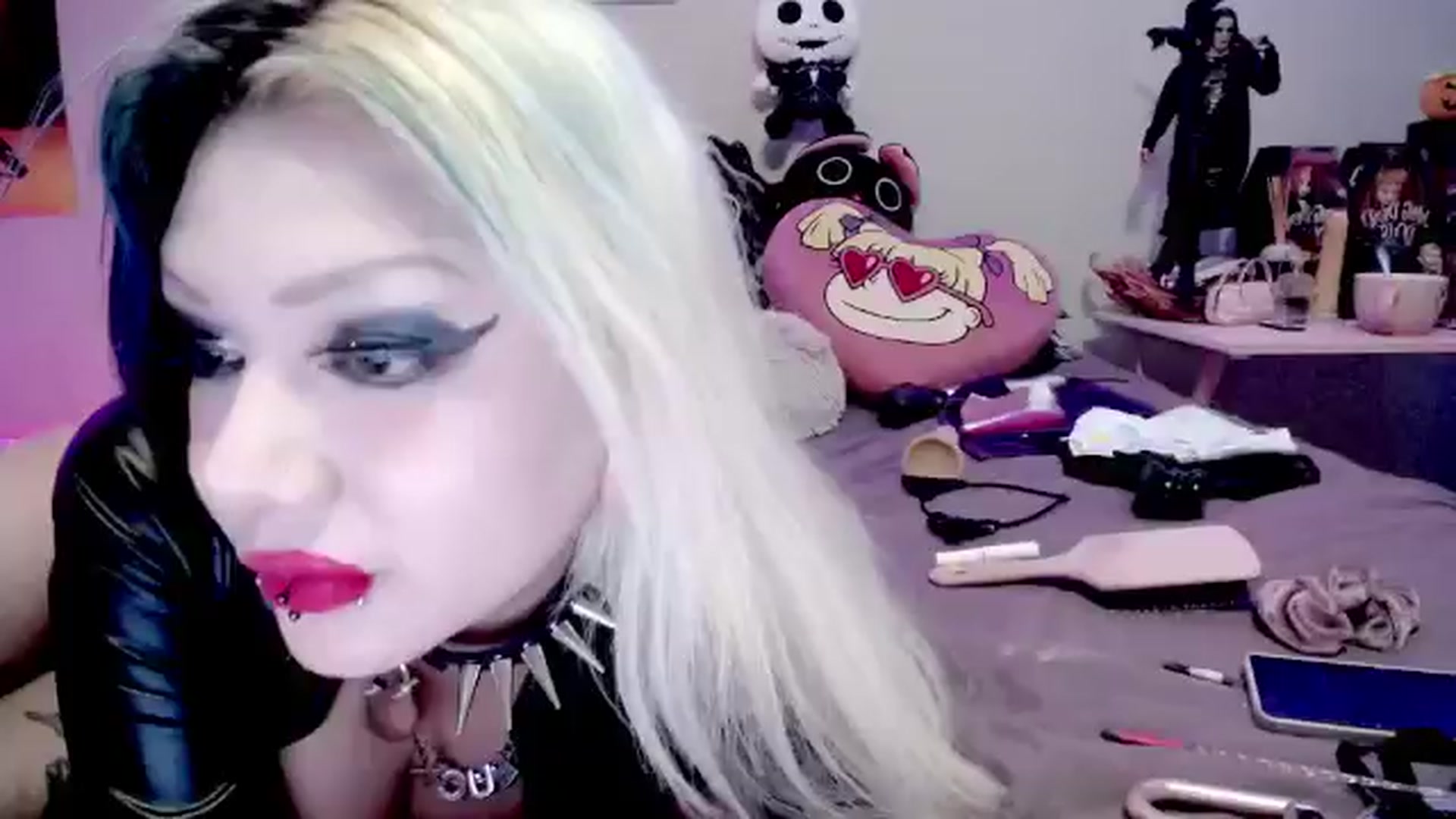 Gallery image thumbnail from Lysergia's myfreecams stream on, 04/15/2024, 07:33 image 18 of 20