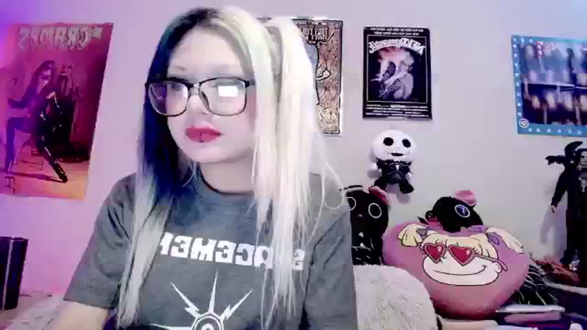 Gallery image thumbnail from Lysergia's myfreecams stream on, 04/18/2024, 16:56 image 14 of 20