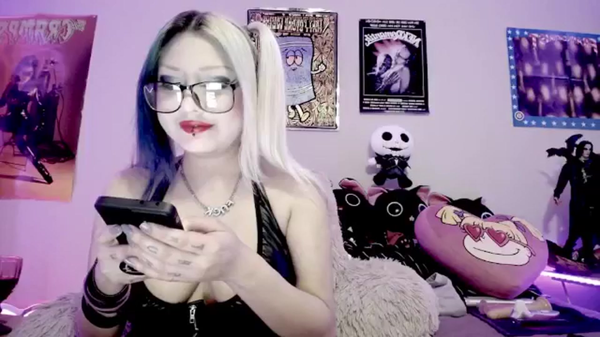 Gallery image thumbnail from Lysergia's myfreecams stream on, 05/02/2024, 15:15 image 10 of 20