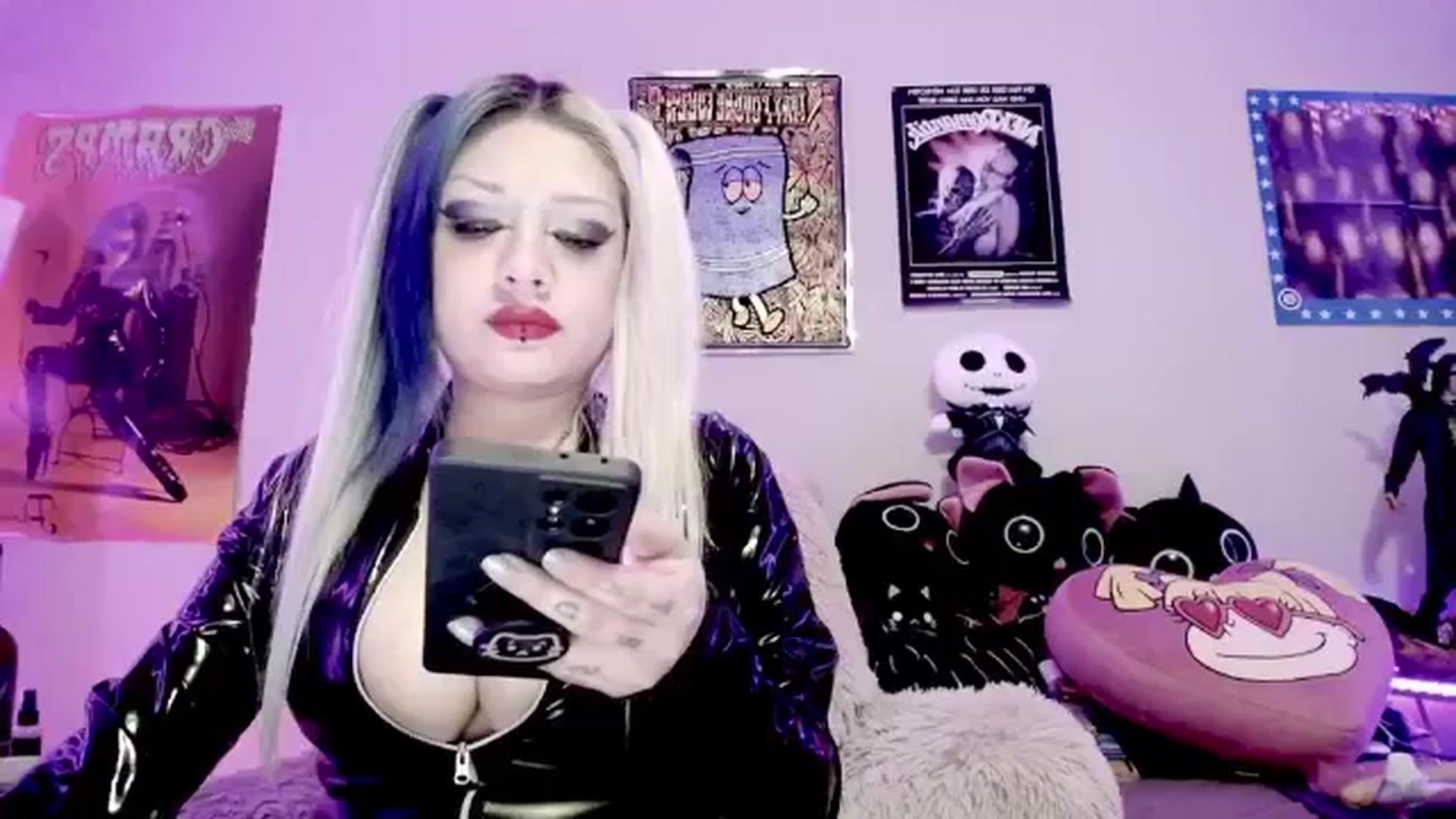 Gallery image thumbnail from Lysergia's myfreecams stream on, 05/03/2024, 23:13 image 5 of 20