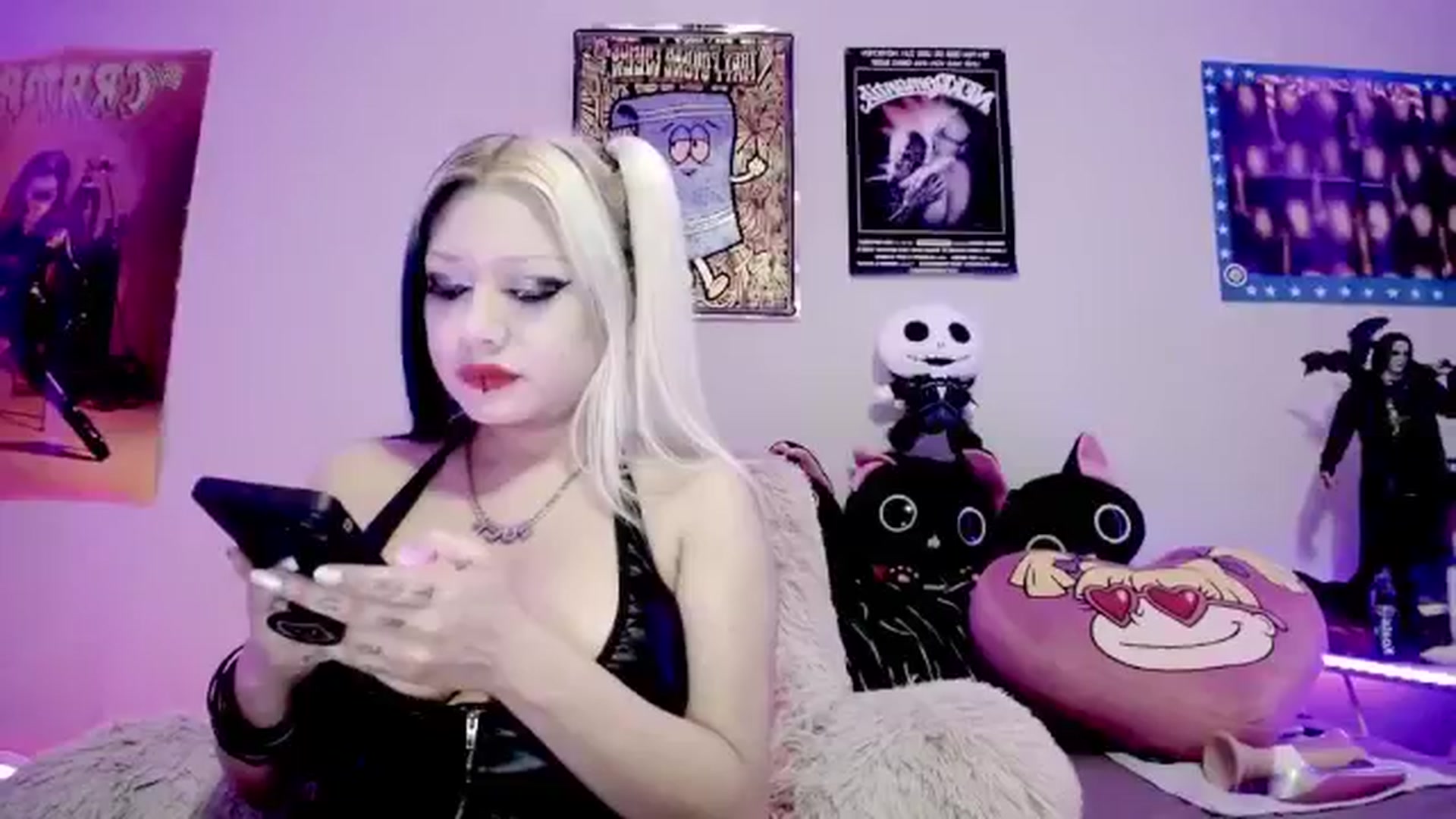 Gallery image thumbnail from Lysergia's myfreecams stream on, 05/21/2024, 04:11 image 6 of 20