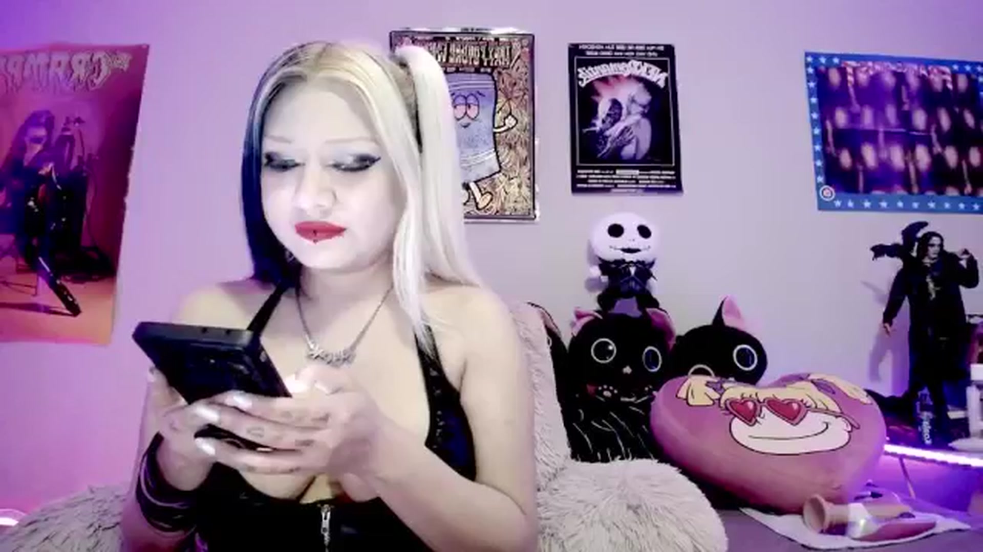 Gallery image thumbnail from Lysergia's myfreecams stream on, 05/21/2024, 04:11 image 2 of 20