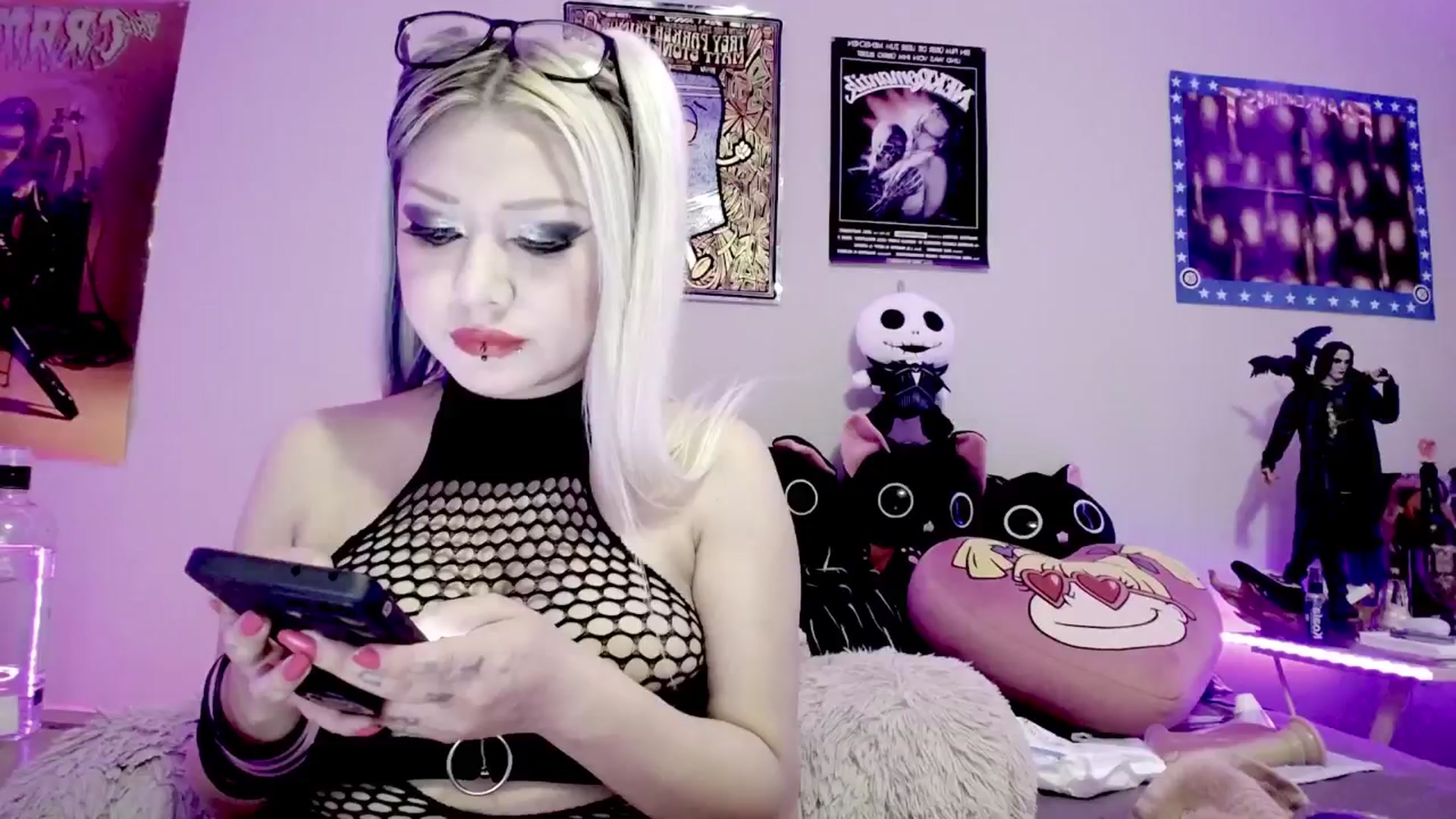 Gallery image thumbnail from Lysergia's myfreecams stream on, 06/11/2024, 09:49 image 10 of 20