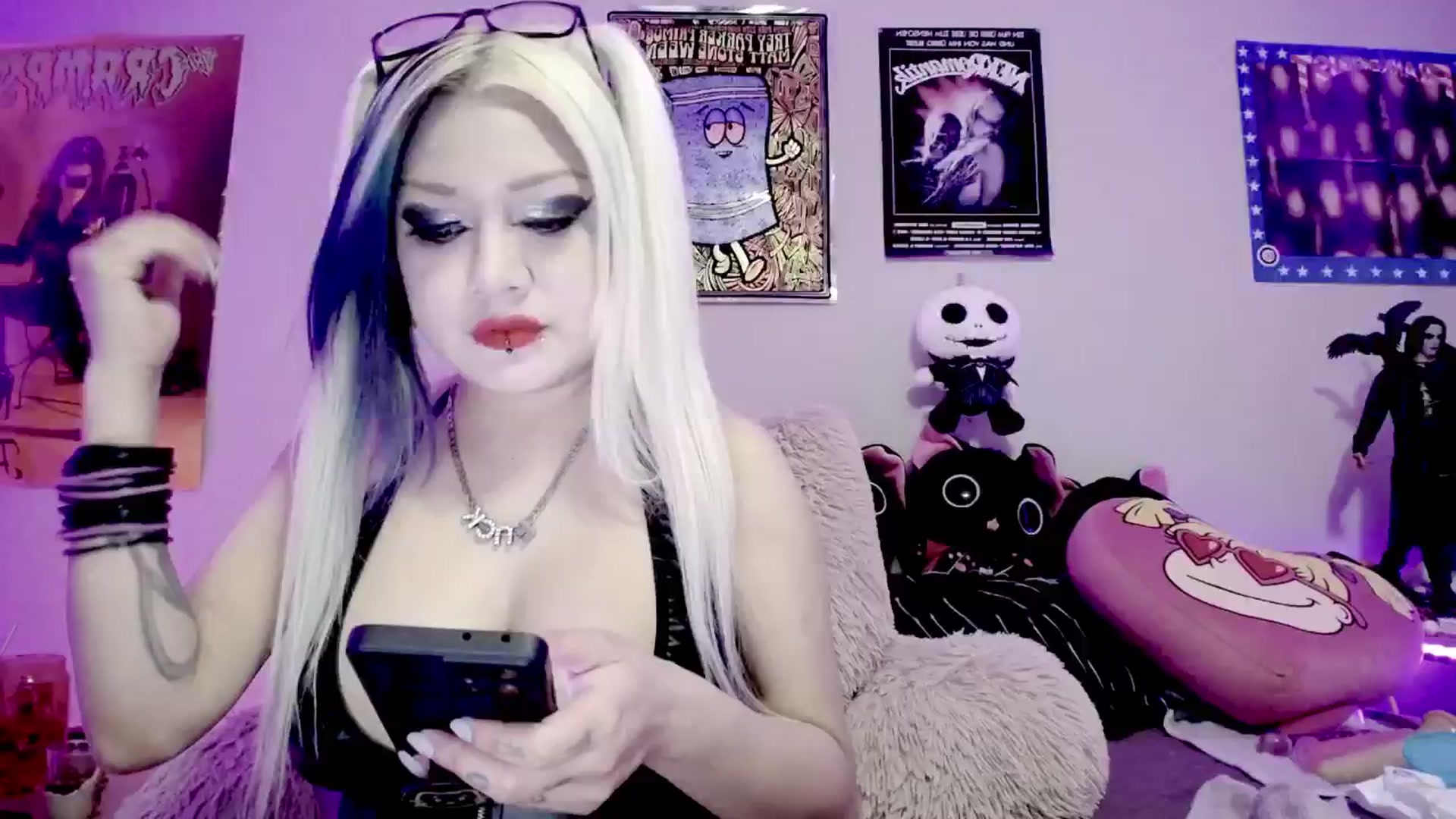 Gallery image thumbnail from Lysergia's myfreecams stream on, 07/04/2024, 20:40 image 4 of 20