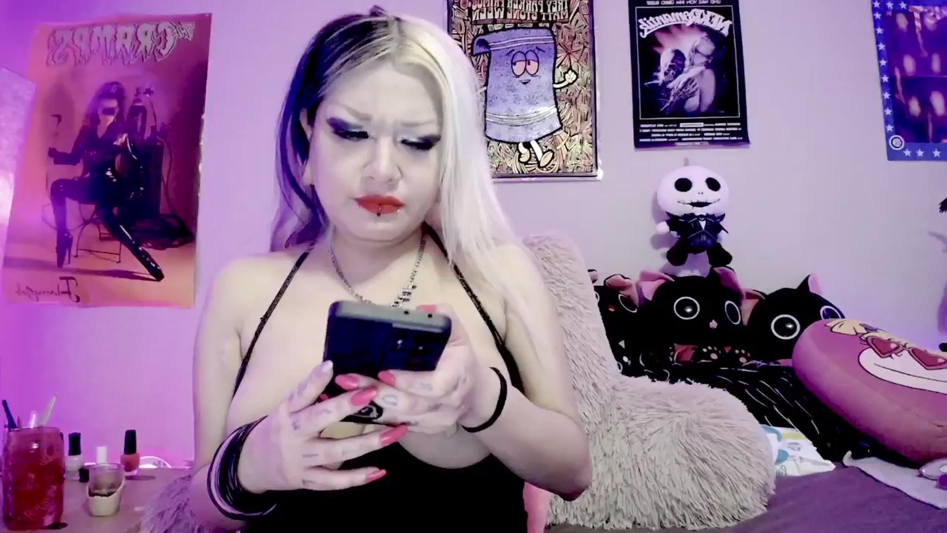 Gallery image thumbnail from Lysergia's myfreecams stream on, 07/05/2024, 23:39 image 14 of 20