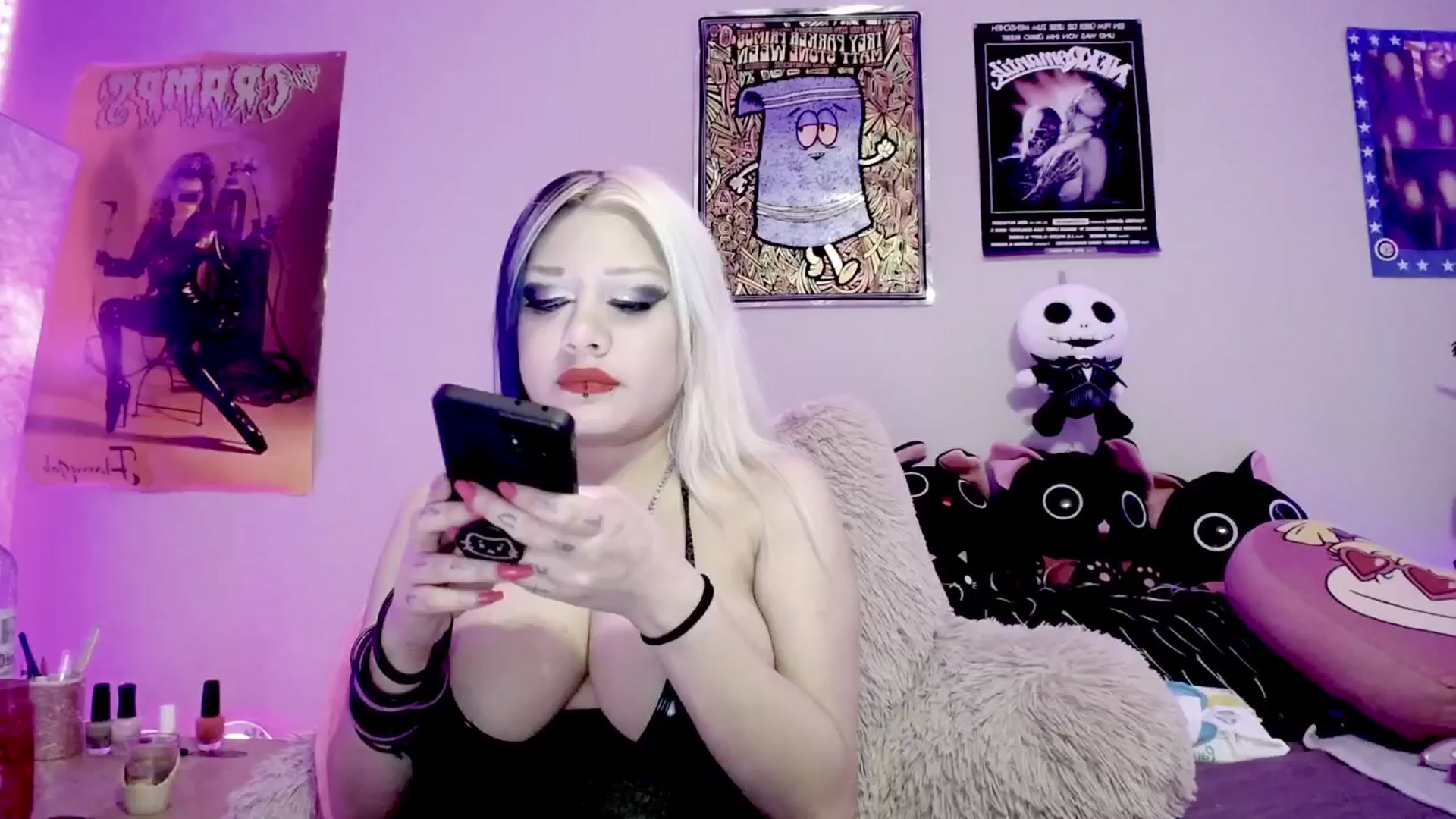 Gallery image thumbnail from Lysergia's myfreecams stream on, 07/05/2024, 23:39 image 5 of 20