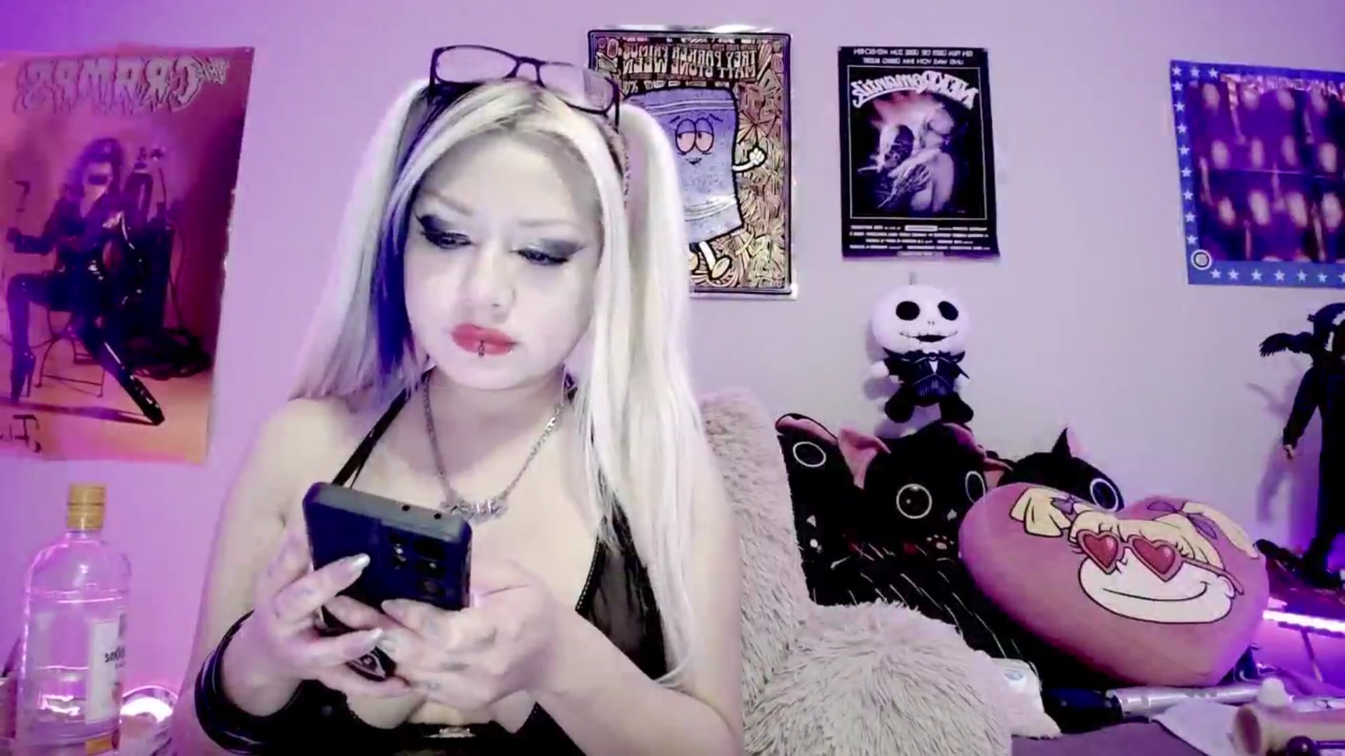 Gallery image thumbnail from Lysergia's myfreecams stream on, 07/16/2024, 22:44 image 19 of 20