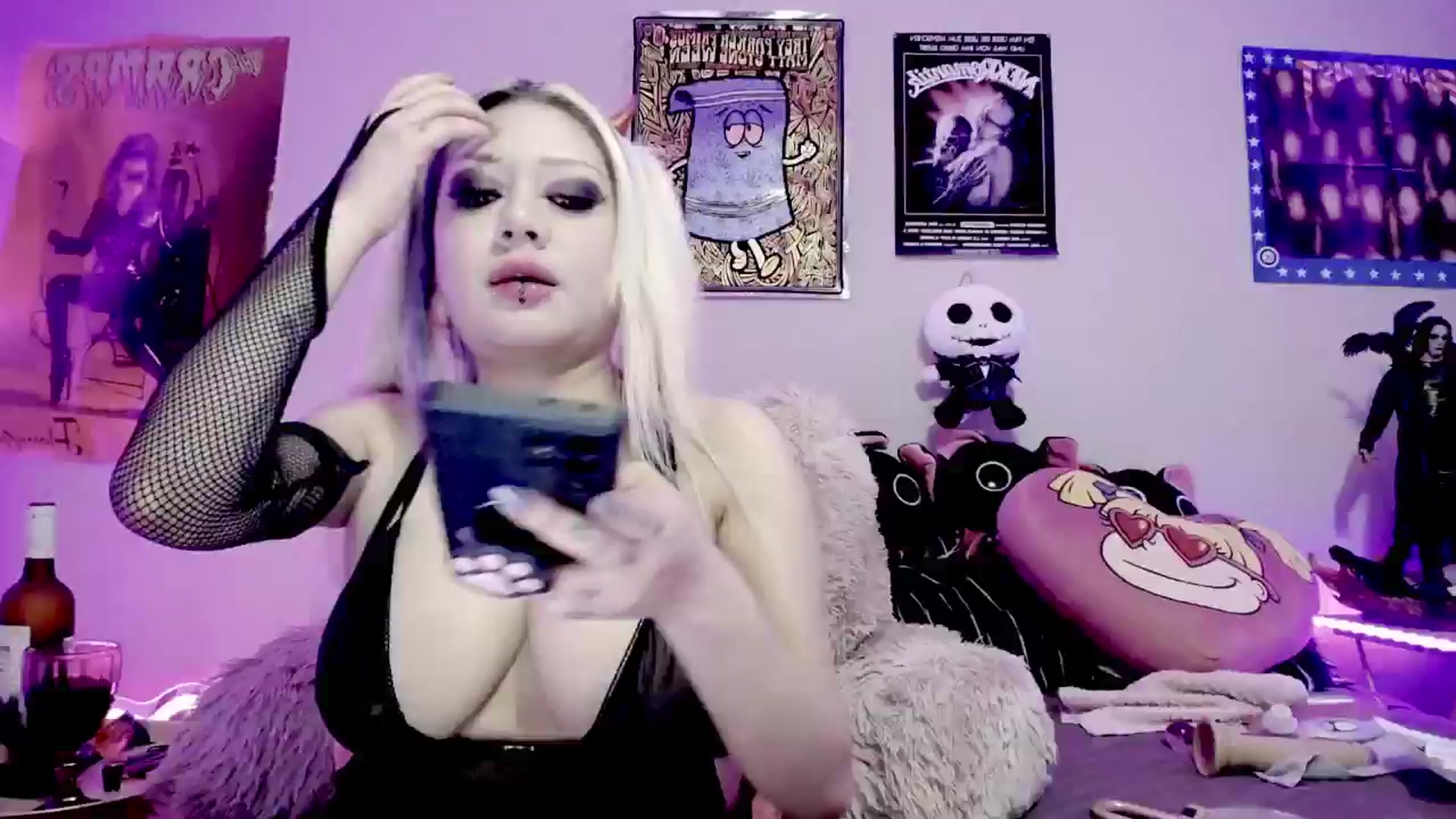 Gallery image thumbnail from Lysergia's myfreecams stream on, 07/30/2024, 23:36 image 13 of 20