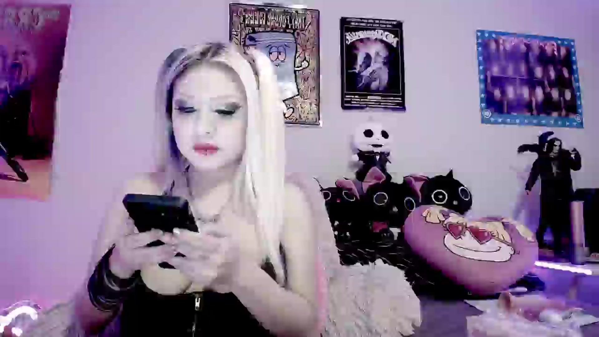 Gallery image thumbnail from Lysergia's myfreecams stream on, 08/04/2024, 12:26 image 20 of 20