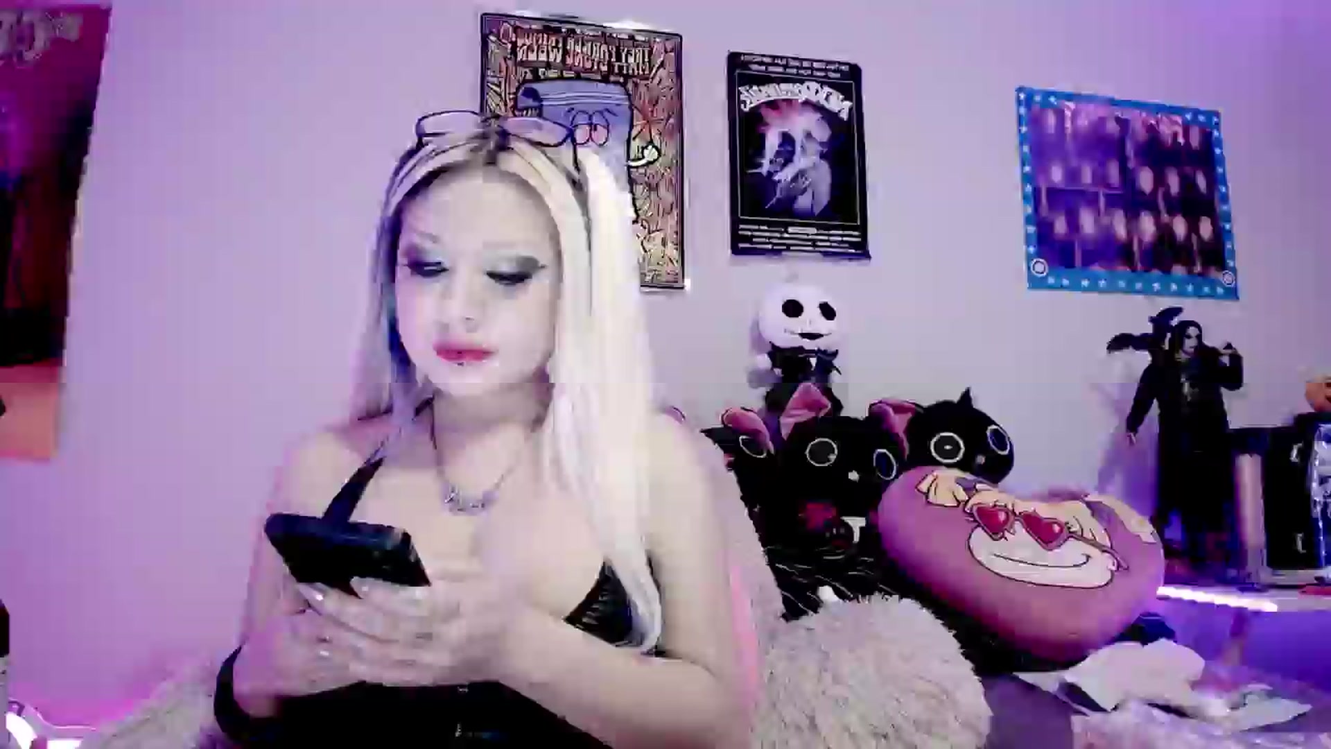 Gallery image thumbnail from Lysergia's myfreecams stream on, 08/04/2024, 15:55 image 19 of 20