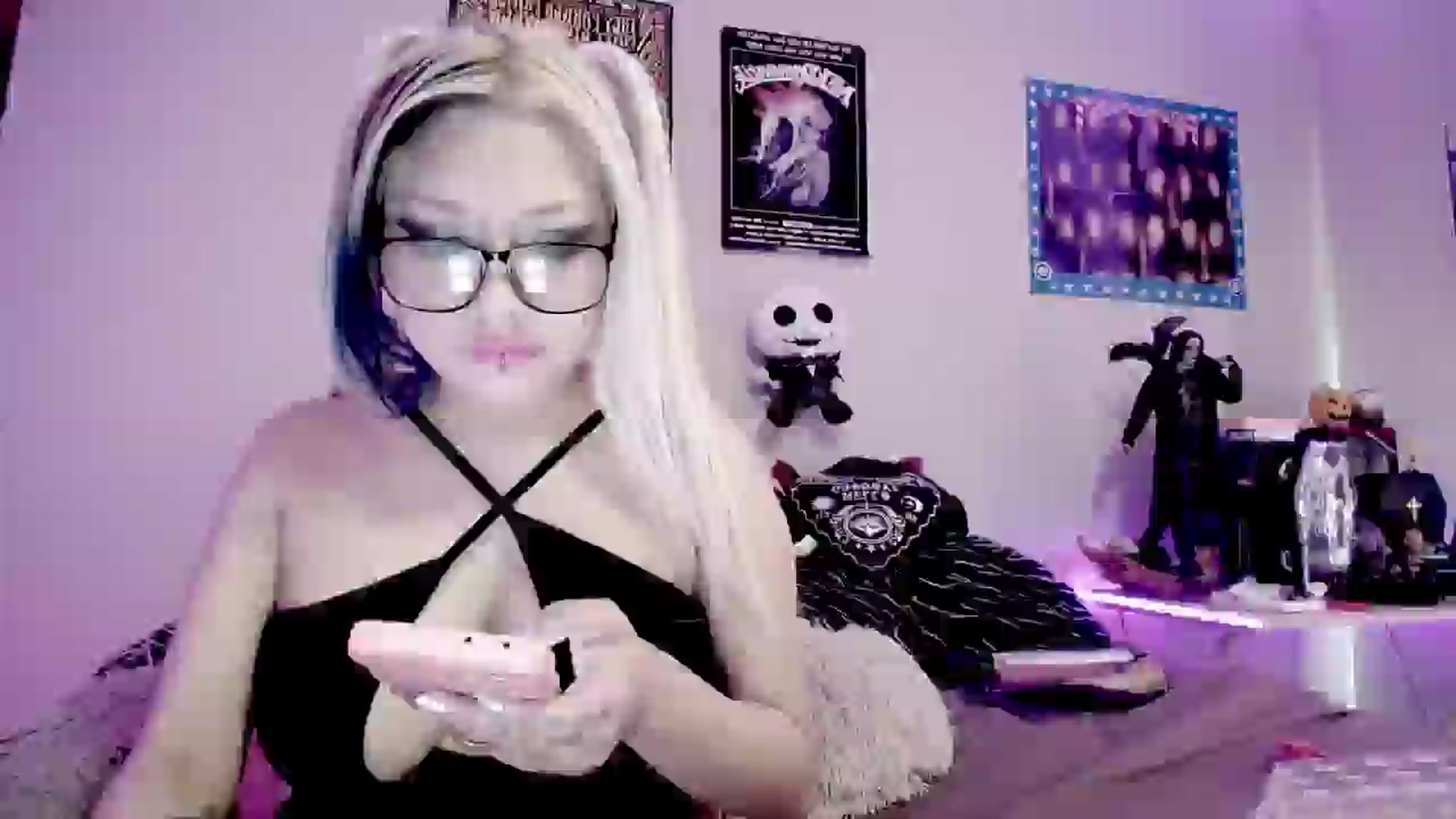Gallery image thumbnail from Lysergia's myfreecams stream on, 10/21/2024, 13:11 image 6 of 20