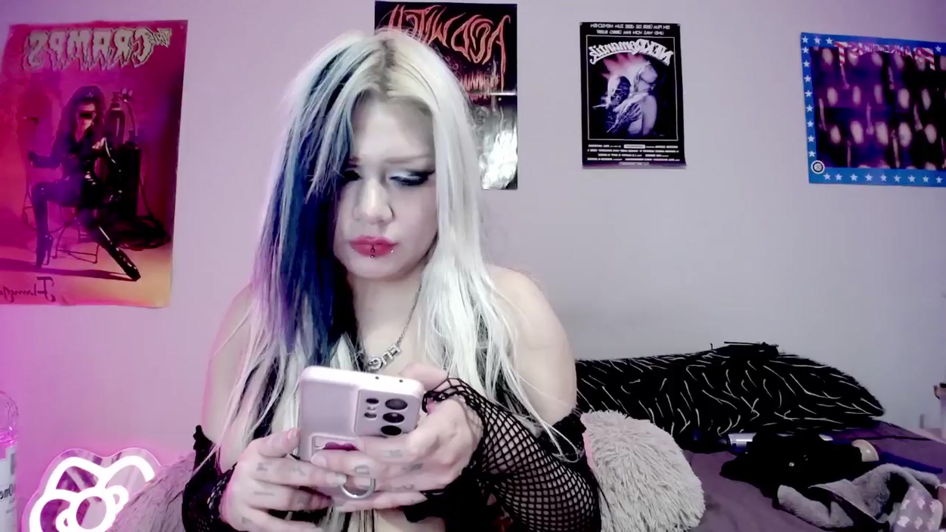 Gallery image thumbnail from Lysergia's myfreecams stream on, 09/22/2025, 20:47 image 19 of 20