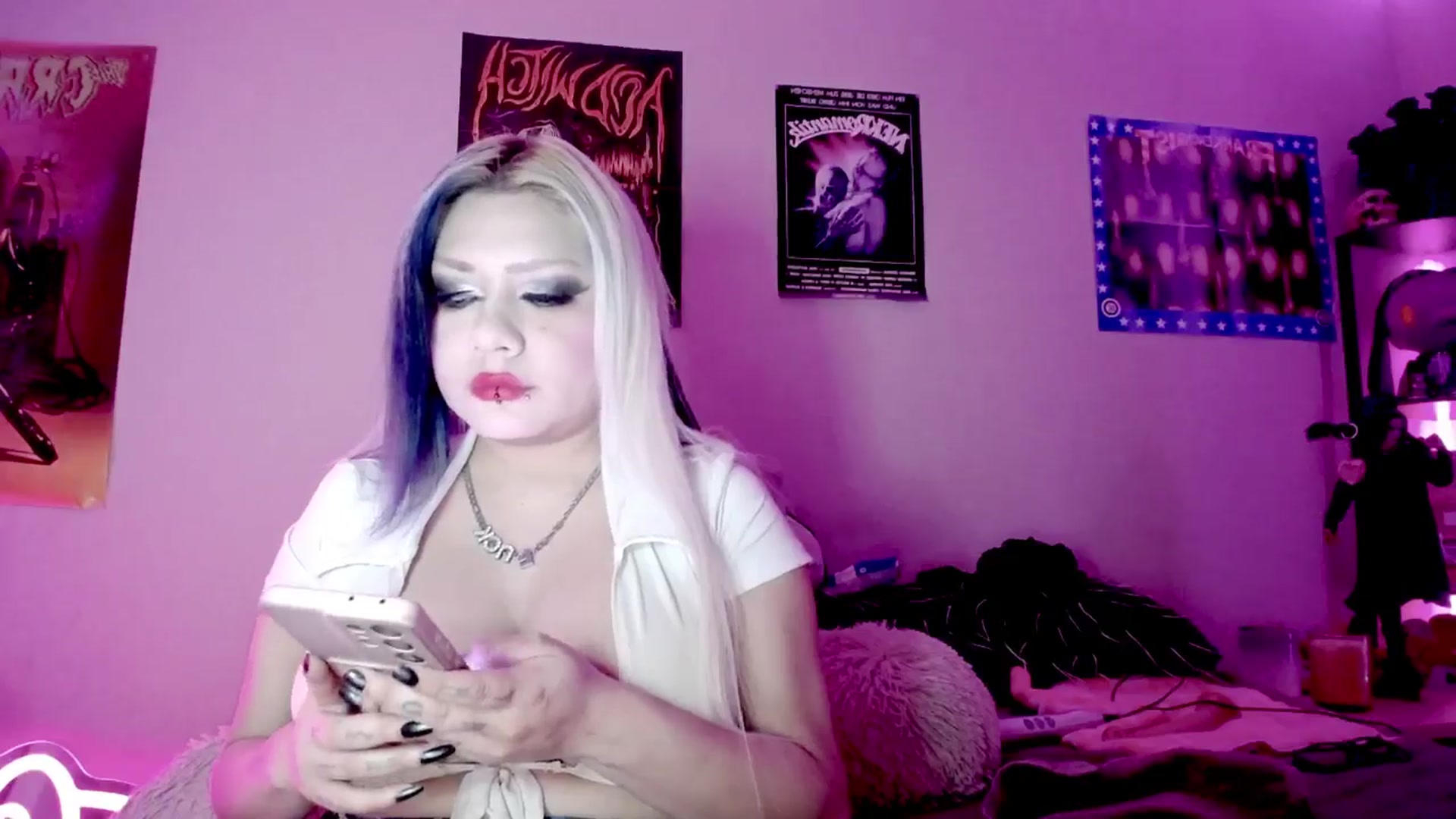 Gallery image thumbnail from Lysergia's myfreecams stream on, 10/01/2025, 21:19 image 10 of 20