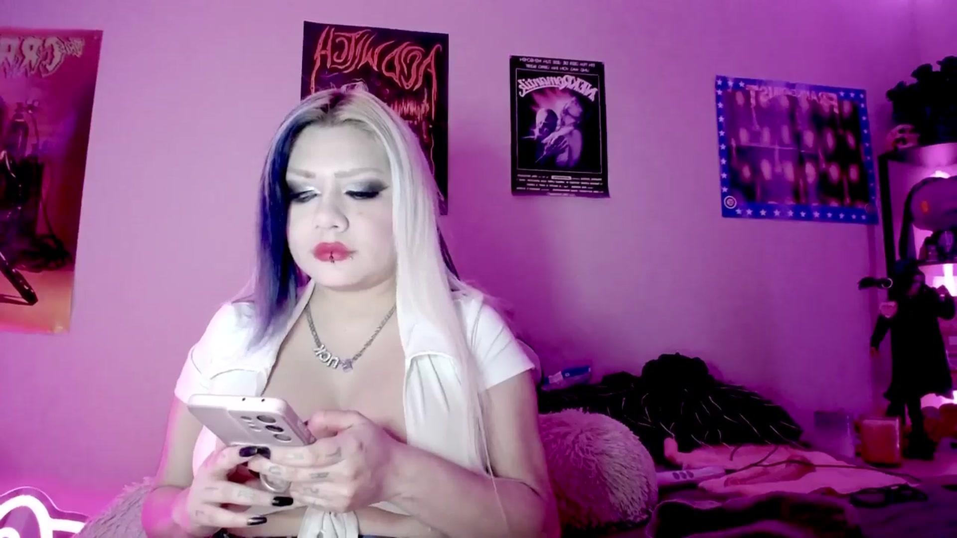 Gallery image thumbnail from Lysergia's myfreecams stream on, 10/01/2025, 21:19 image 9 of 20