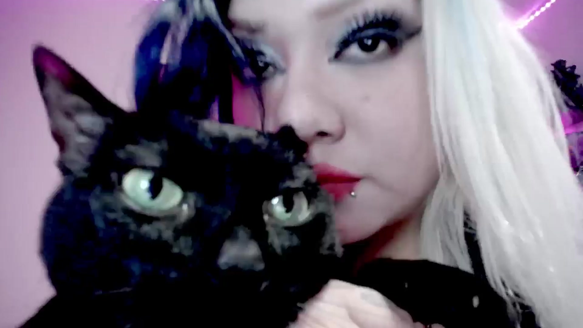 Gallery image thumbnail from Lysergia's myfreecams stream on, 10/03/2025, 20:36 image 9 of 20