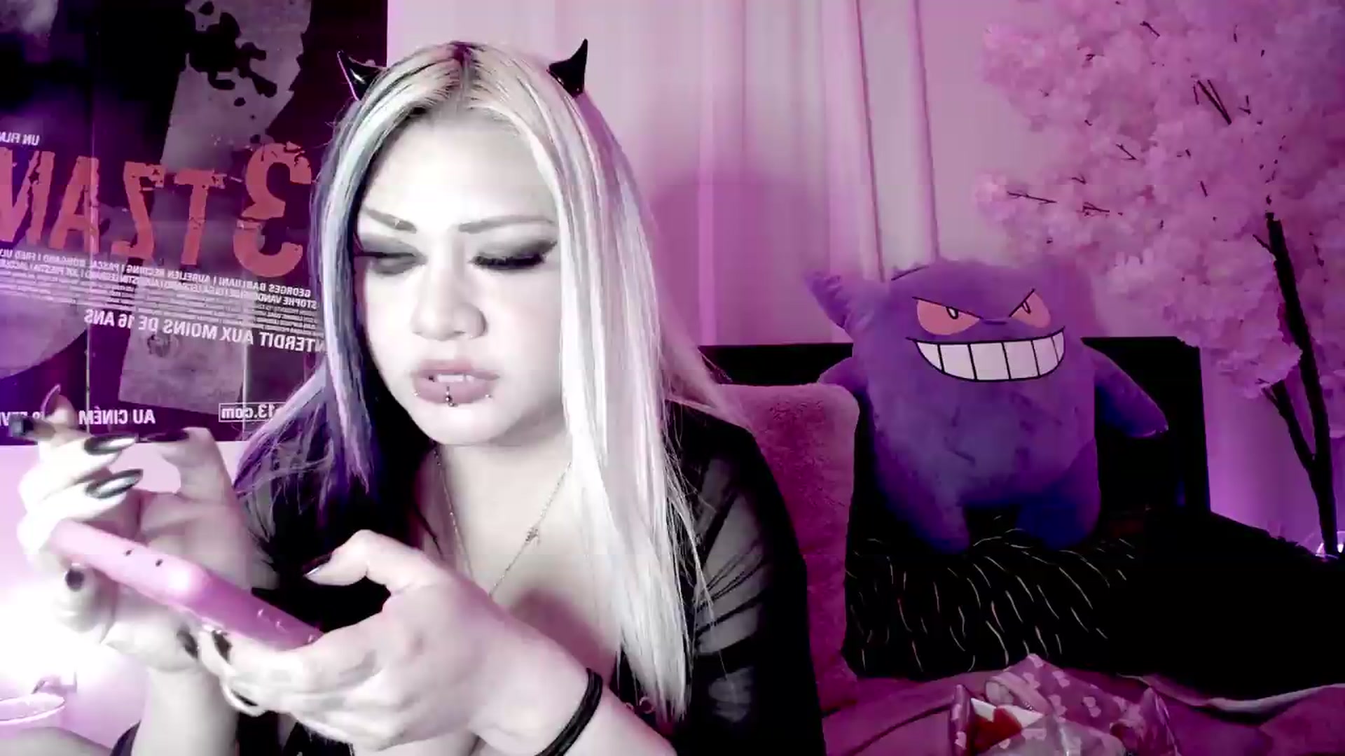 Gallery image thumbnail from Lysergia's myfreecams stream on, 08/09/2026, 24:38 image 15 of 20