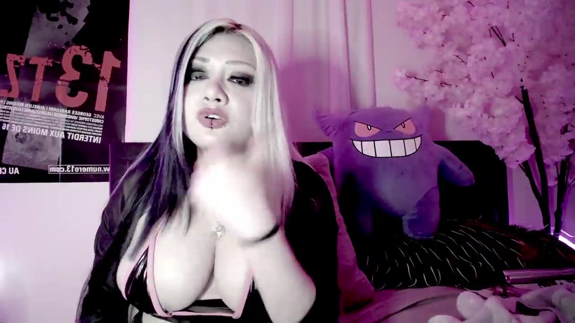 Gallery image thumbnail from Lysergia's myfreecams stream on, 08/10/2026, 24:47 image 18 of 20