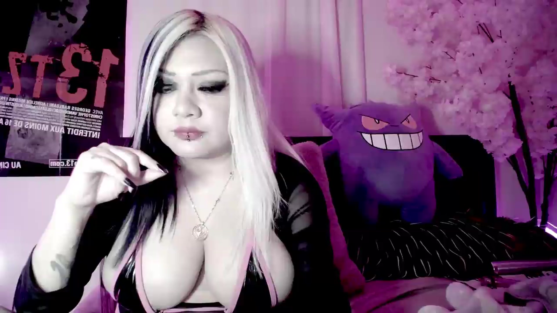 Gallery image thumbnail from Lysergia's myfreecams stream on, 08/10/2026, 24:47 image 17 of 20