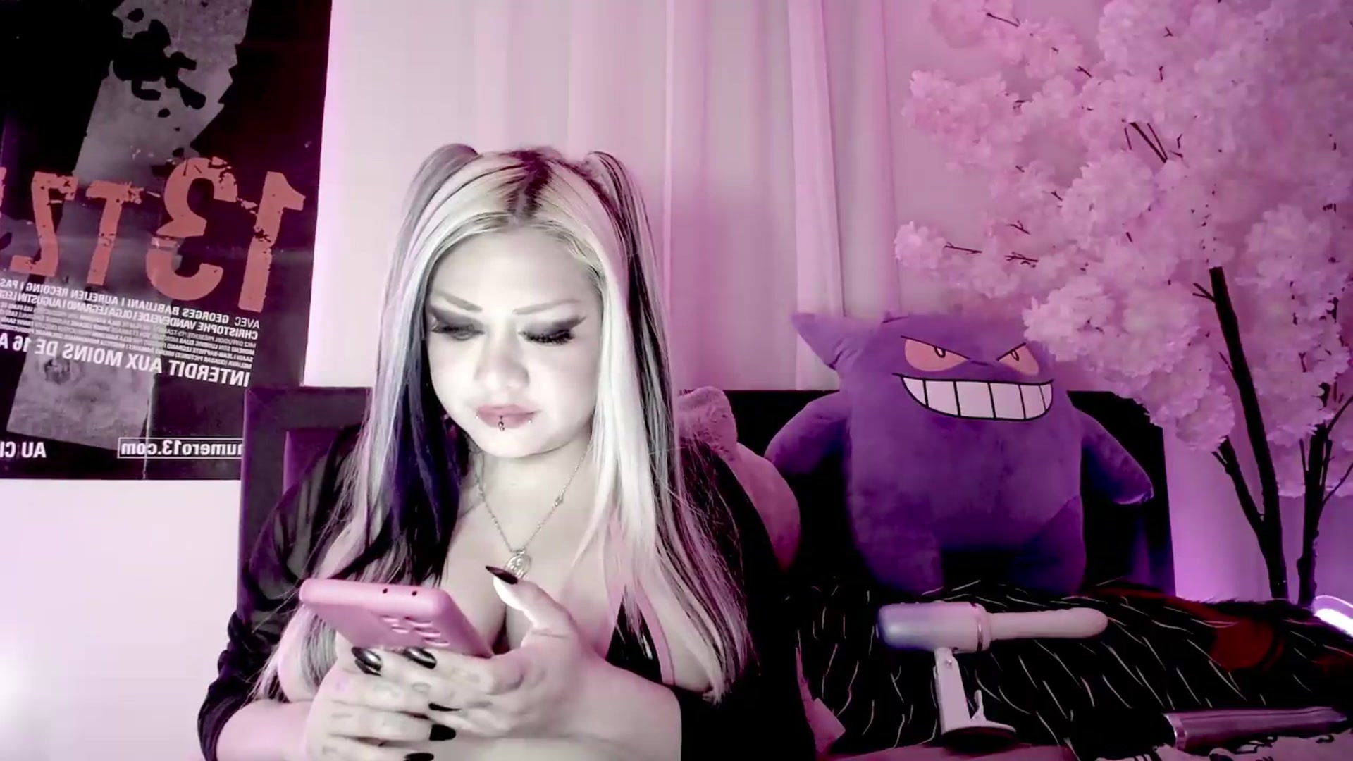 Gallery image thumbnail from Lysergia's myfreecams stream on, 08/20/2026, 01:21 image 17 of 20