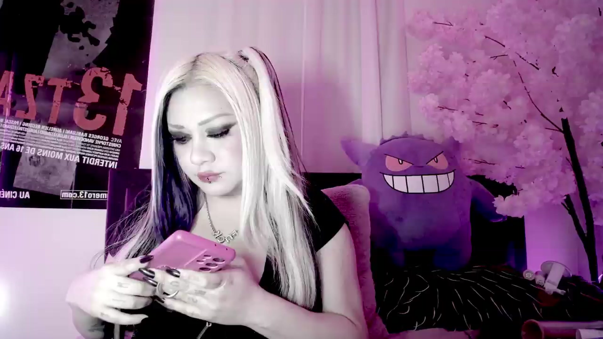 Gallery image thumbnail from Lysergia's myfreecams stream on, 09/04/2026, 19:46 image 2 of 20