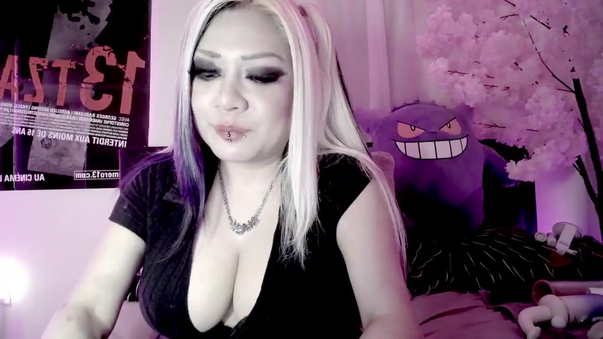 Gallery image thumbnail from Lysergia's myfreecams stream on, 09/04/2026, 20:21 image 10 of 20