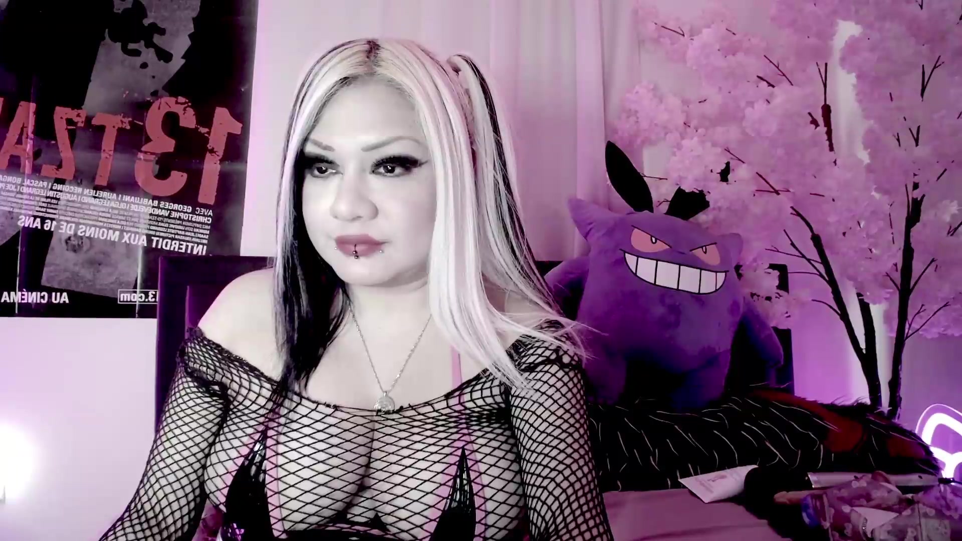 Gallery image thumbnail from Lysergia's myfreecams stream on, 09/12/2026, 22:37 image 17 of 20