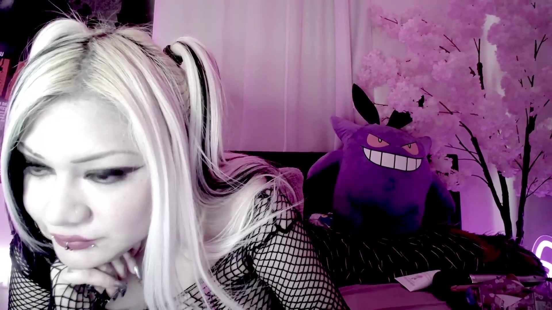 Gallery image thumbnail from Lysergia's myfreecams stream on, 09/12/2026, 22:37 image 19 of 20