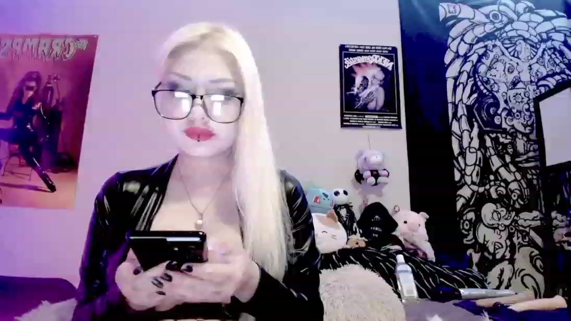 Gallery image thumbnail from Lysergia_'s myfreecams stream on, 09/18/2023, 22:26 image 6 of 20