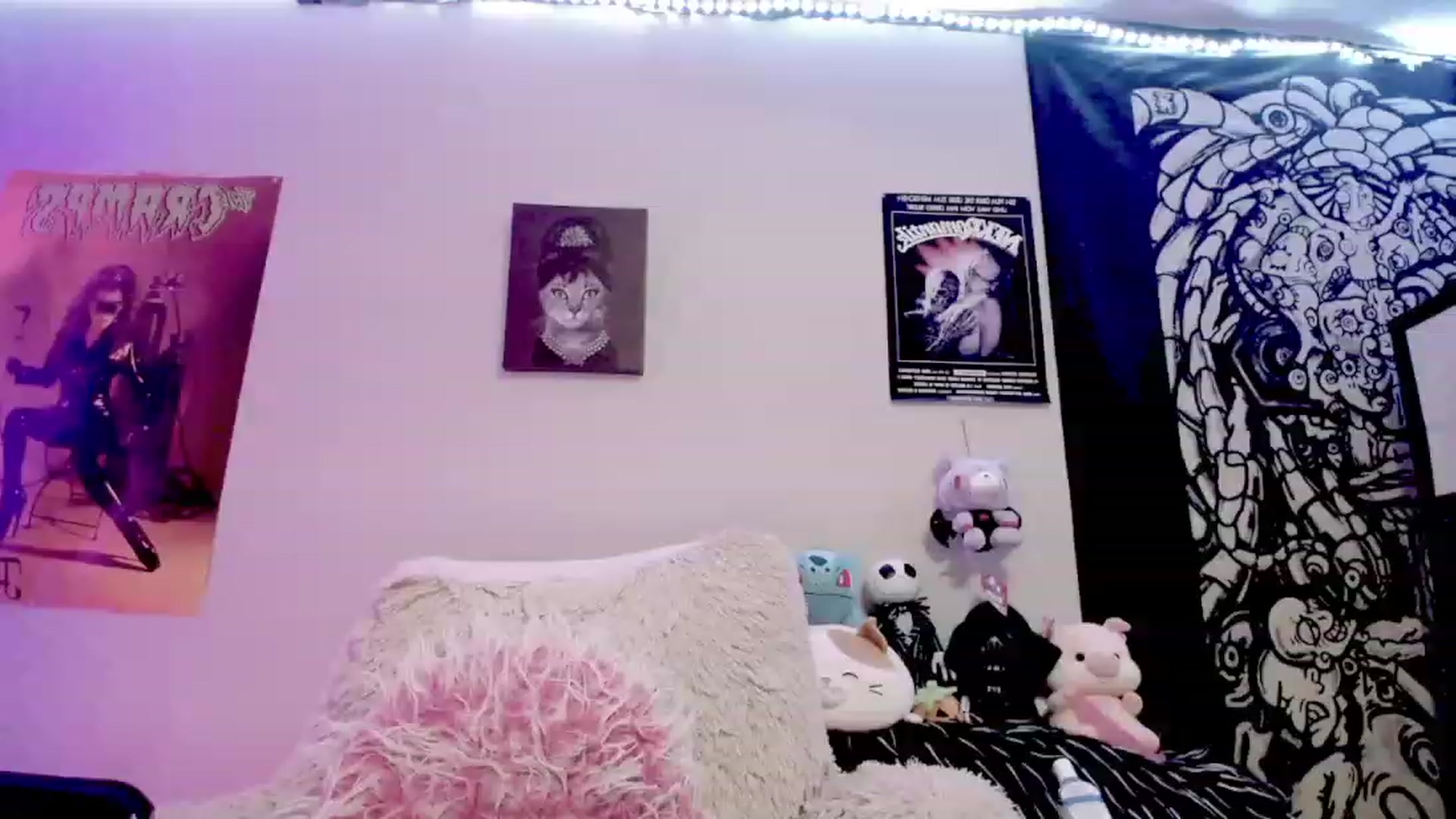 Gallery image thumbnail from Lysergia_'s myfreecams stream on, 09/20/2023, 24:13 image 8 of 20