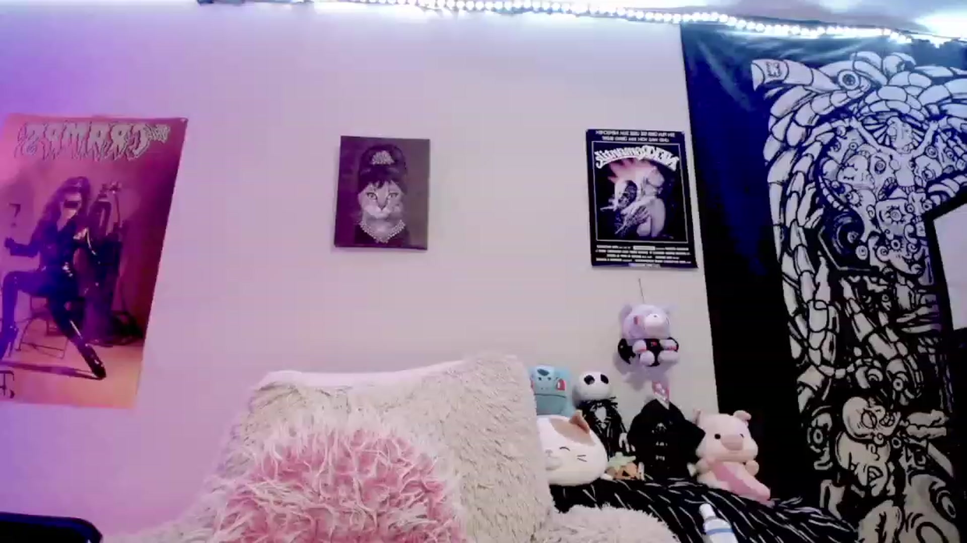 Gallery image thumbnail from Lysergia_'s myfreecams stream on, 09/20/2023, 24:13 image 16 of 20