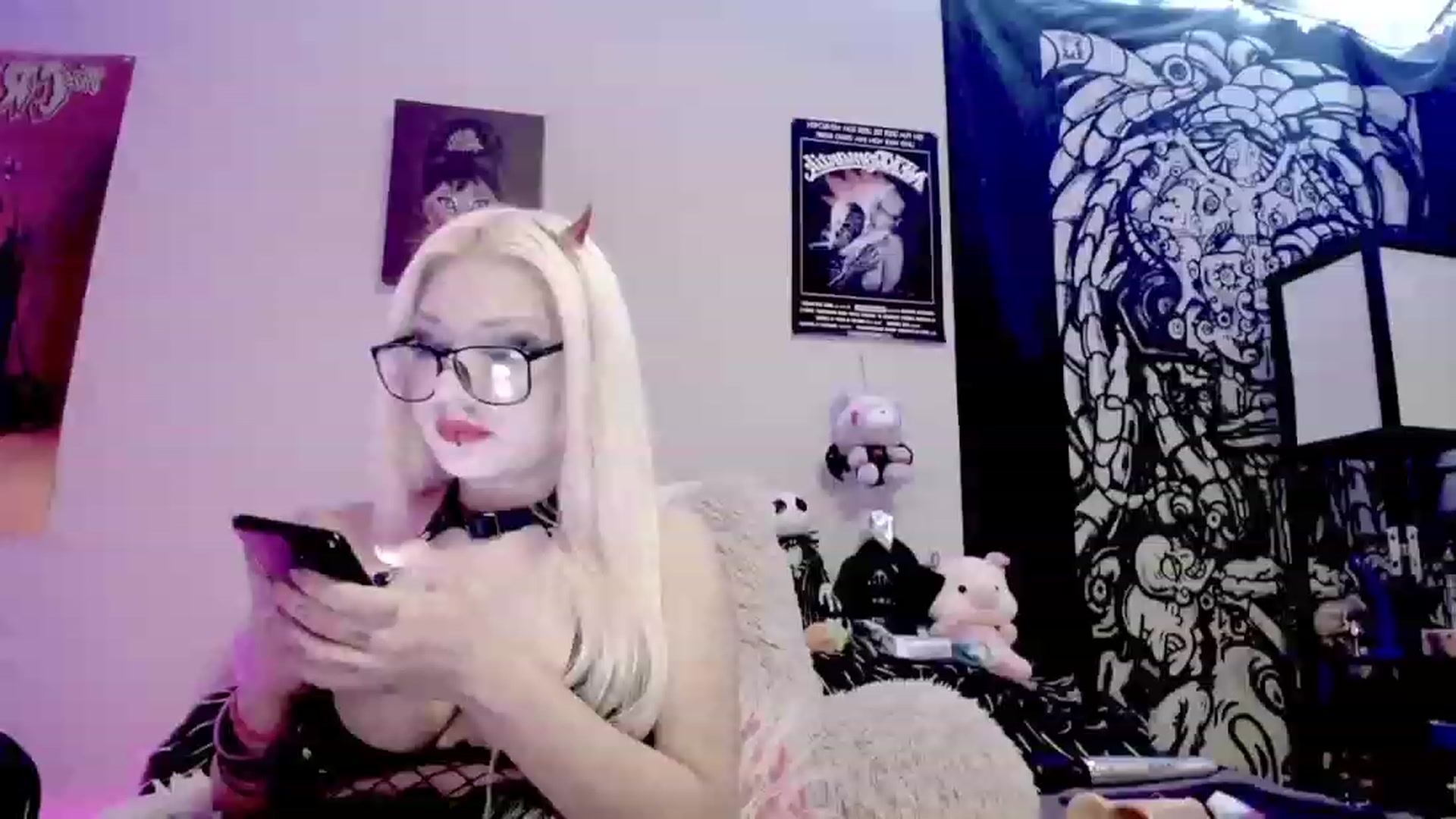 Gallery image thumbnail from Lysergia_'s myfreecams stream on, 09/20/2023, 05:40 image 1 of 20