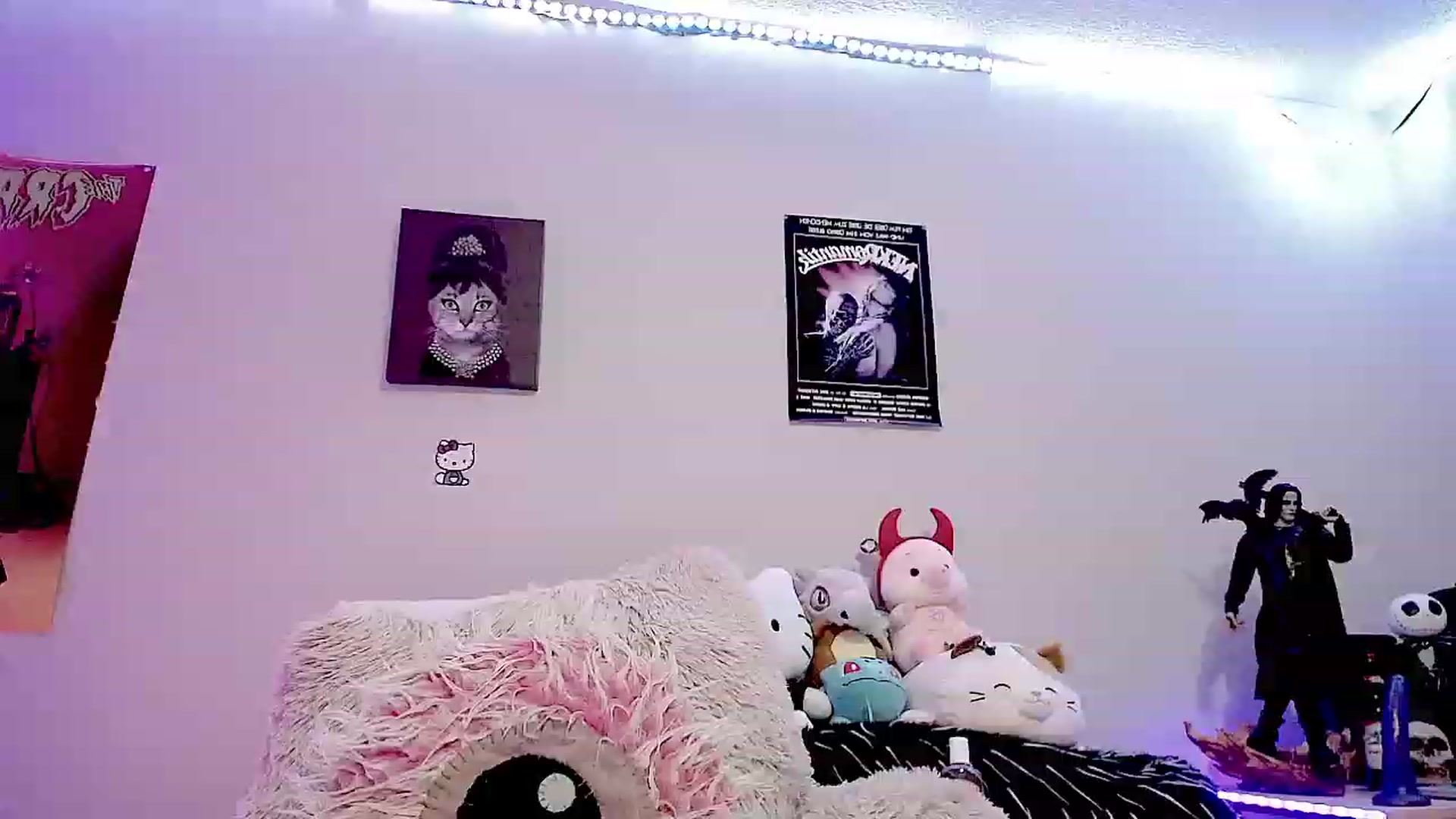 Gallery image thumbnail from Lysergia_'s myfreecams stream on, 12/03/2023, 01:40 image 10 of 20