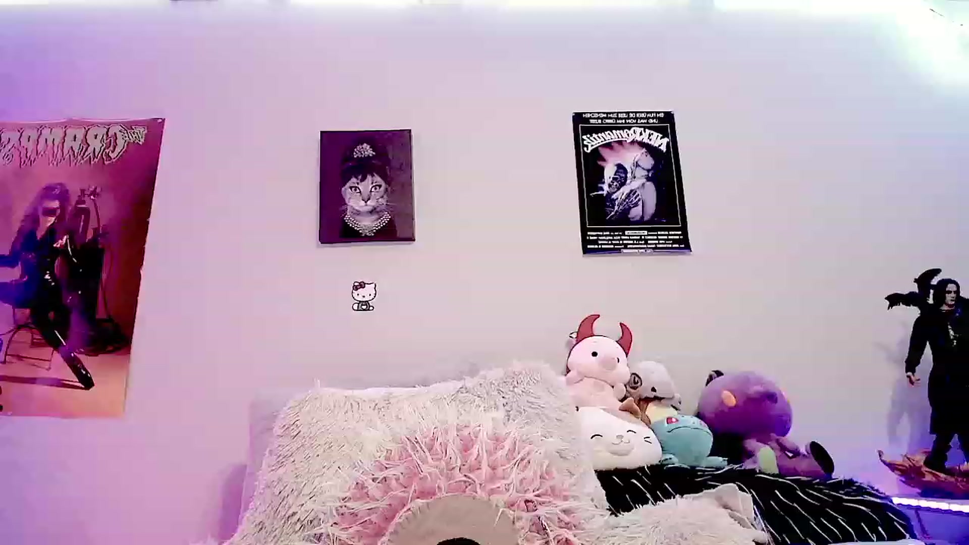 Gallery image thumbnail from Lysergia_'s myfreecams stream on, 12/10/2023, 23:54 image 6 of 20