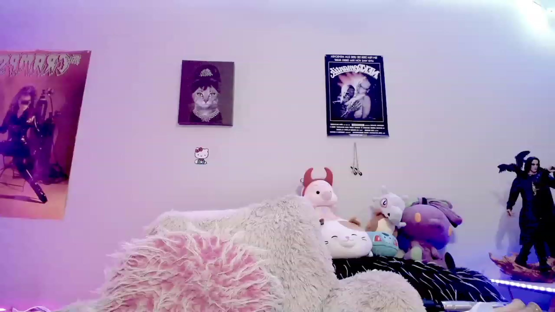 Gallery image thumbnail from Lysergia_'s myfreecams stream on, 12/19/2023, 06:43 image 3 of 20
