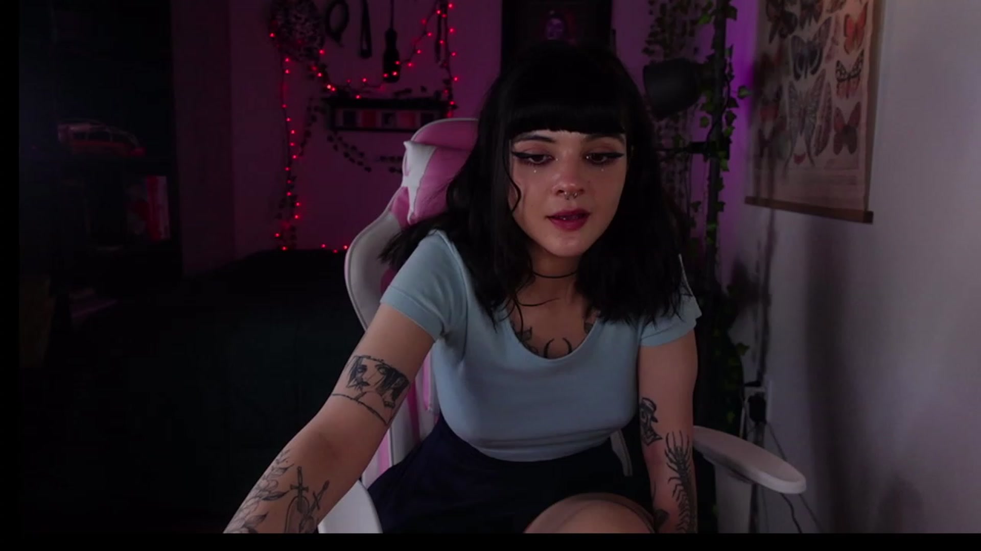 Gallery image thumbnail from Lzardqueen's myfreecams stream on, 01/23/2023, 01:53 image 11 of 20