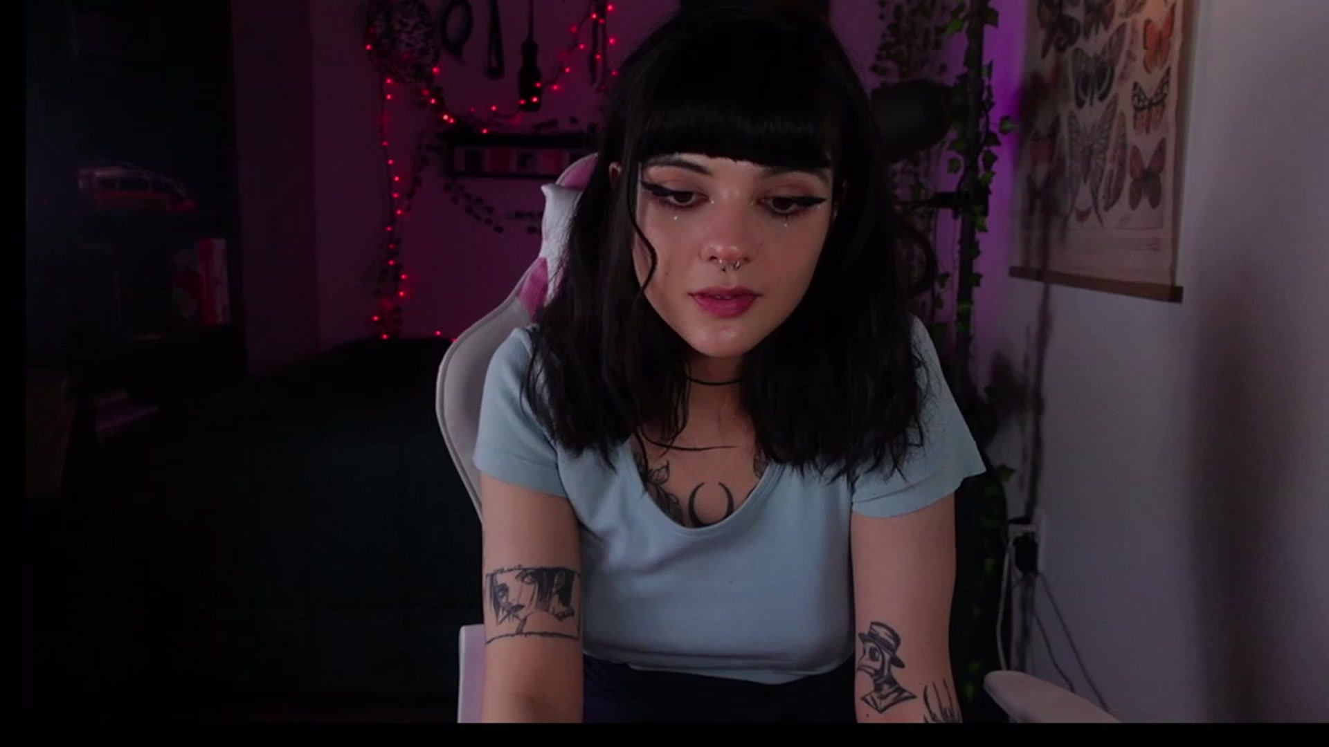 Gallery image thumbnail from Lzardqueen's myfreecams stream on, 01/23/2023, 01:53 image 14 of 20