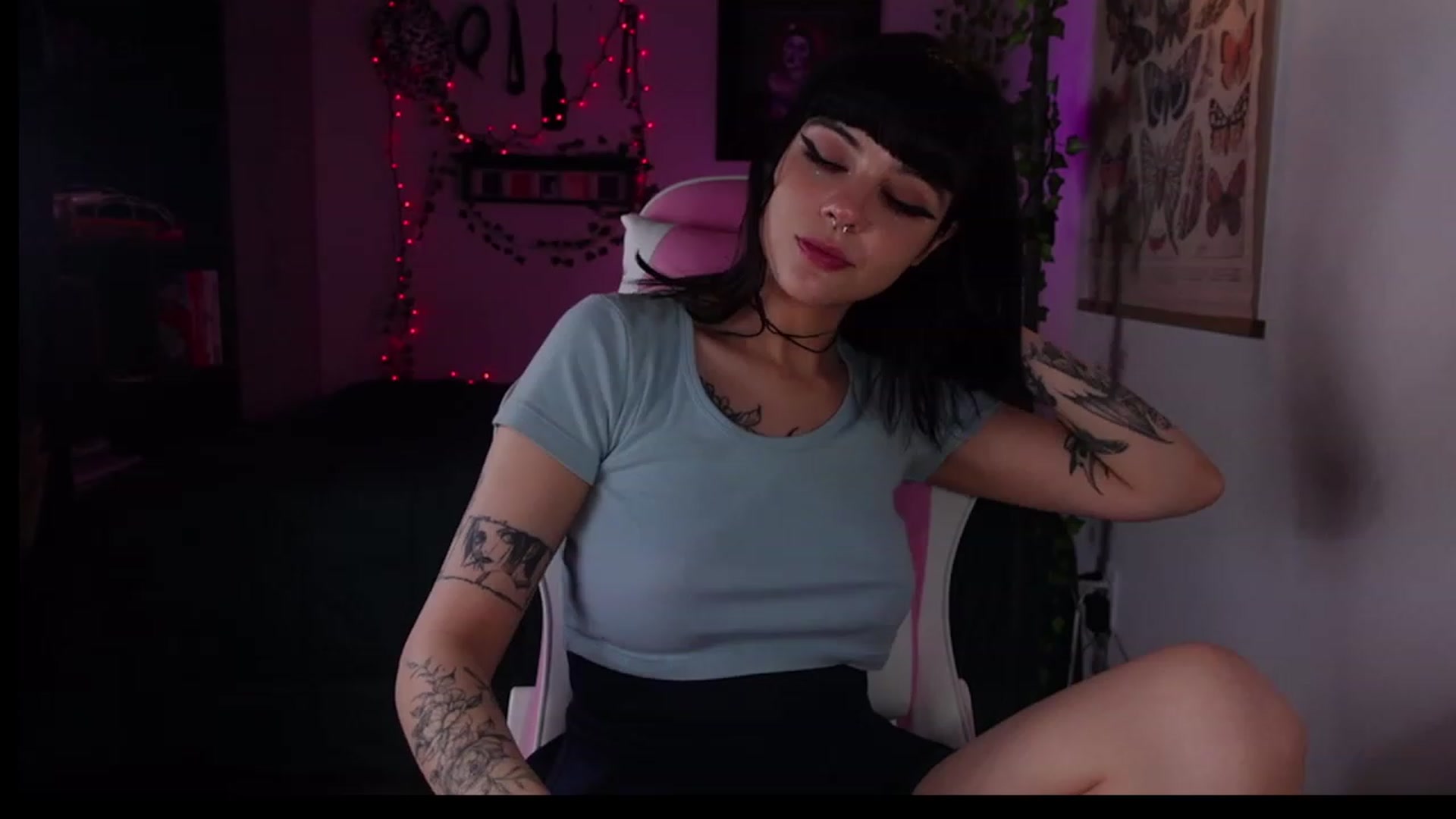Gallery image thumbnail from Lzardqueen's myfreecams stream on, 01/23/2023, 01:53 image 6 of 20