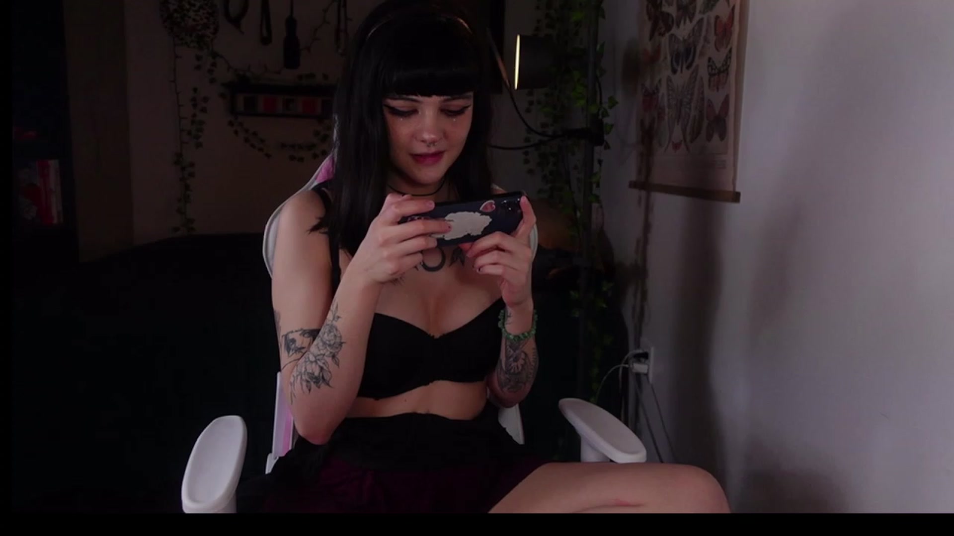 Gallery image thumbnail from Lzardqueen's myfreecams stream on, 01/27/2023, 04:54 image 16 of 20