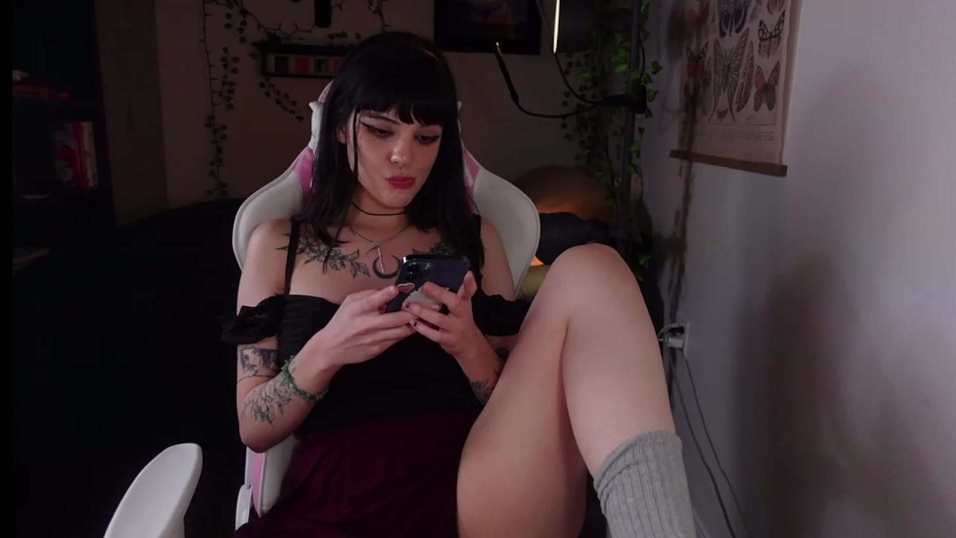 Gallery image thumbnail from Lzardqueen's myfreecams stream on, 01/27/2023, 07:48 image 18 of 20