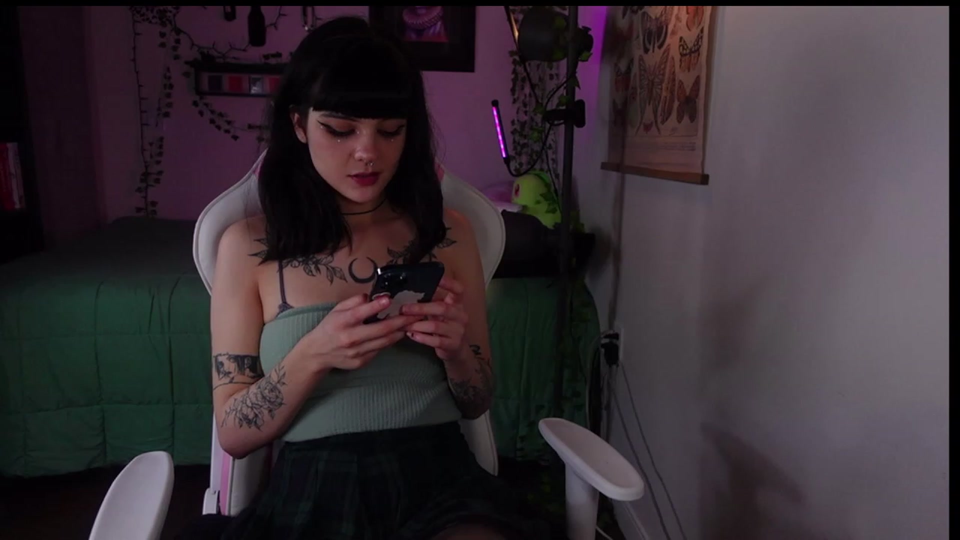 Gallery image thumbnail from Lzardqueen's myfreecams stream on, 01/30/2023, 03:37 image 11 of 20