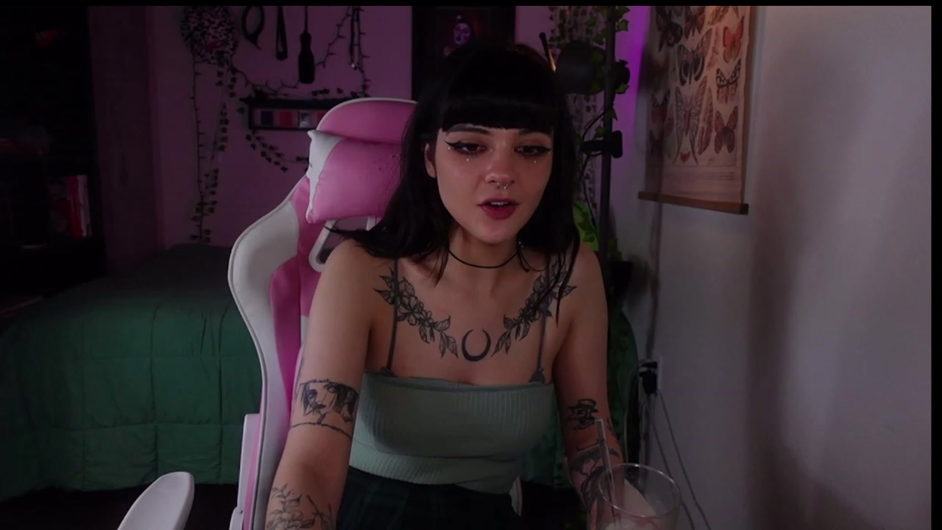 Gallery image thumbnail from Lzardqueen's myfreecams stream on, 01/30/2023, 03:37 image 20 of 20