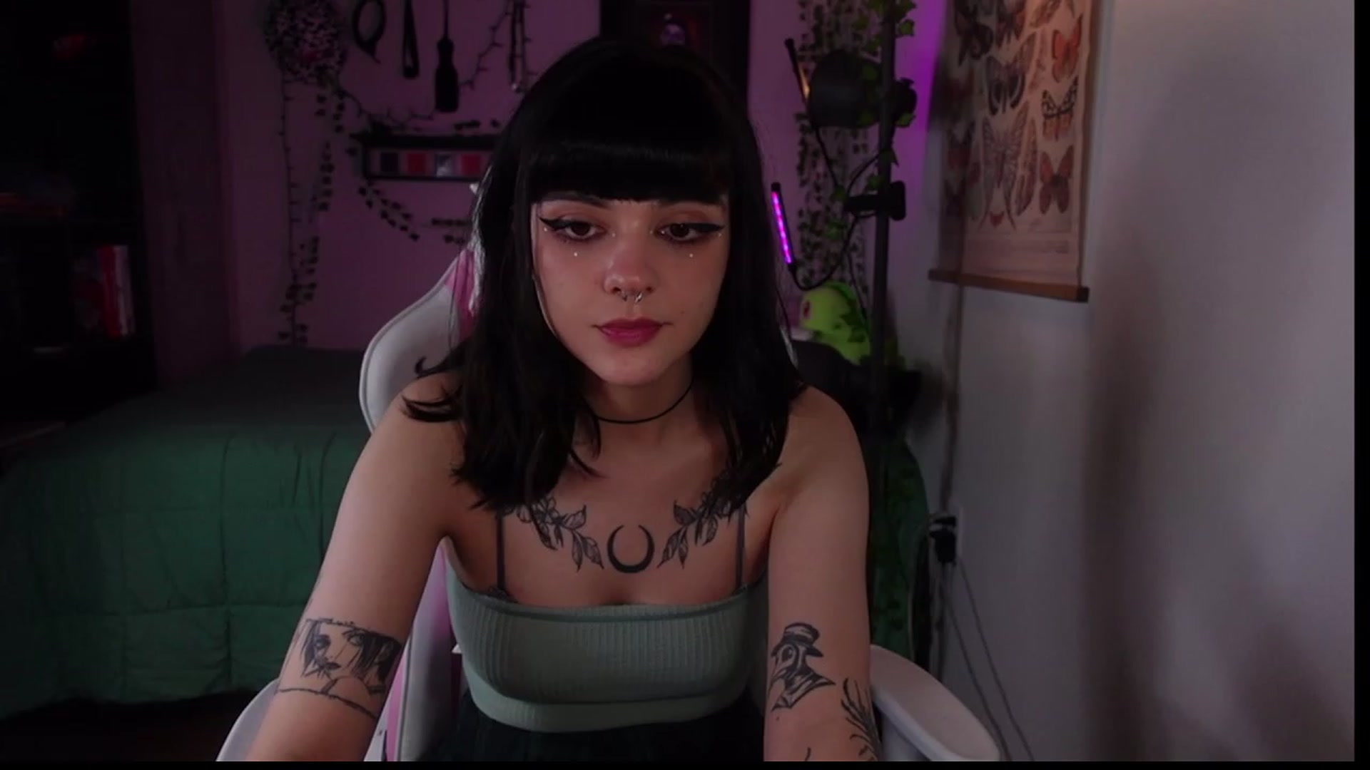 Gallery image thumbnail from Lzardqueen's myfreecams stream on, 01/30/2023, 03:37 image 14 of 20