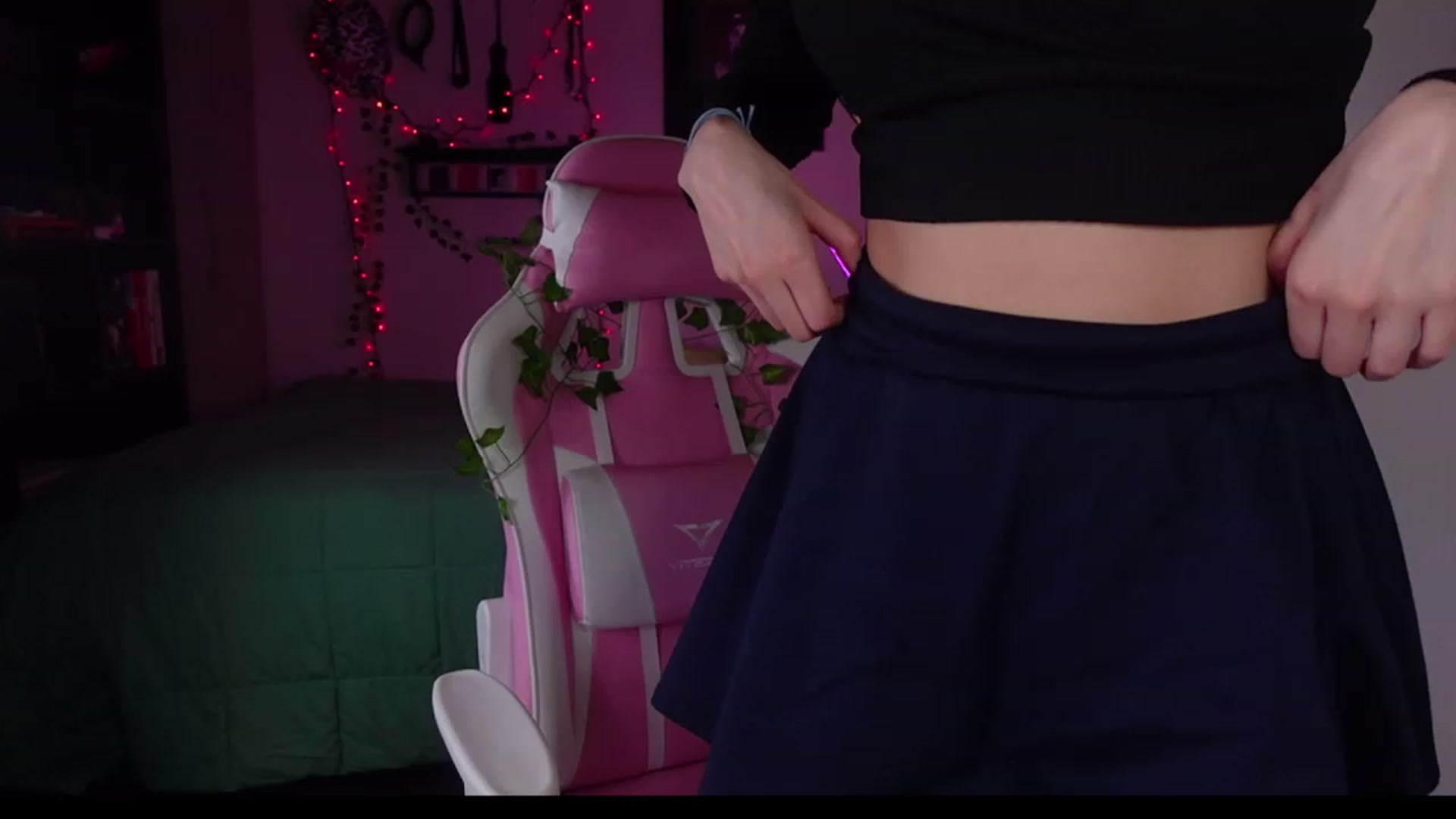 Gallery image thumbnail from Lzardqueen's myfreecams stream on, 02/03/2023, 05:31 image 9 of 20