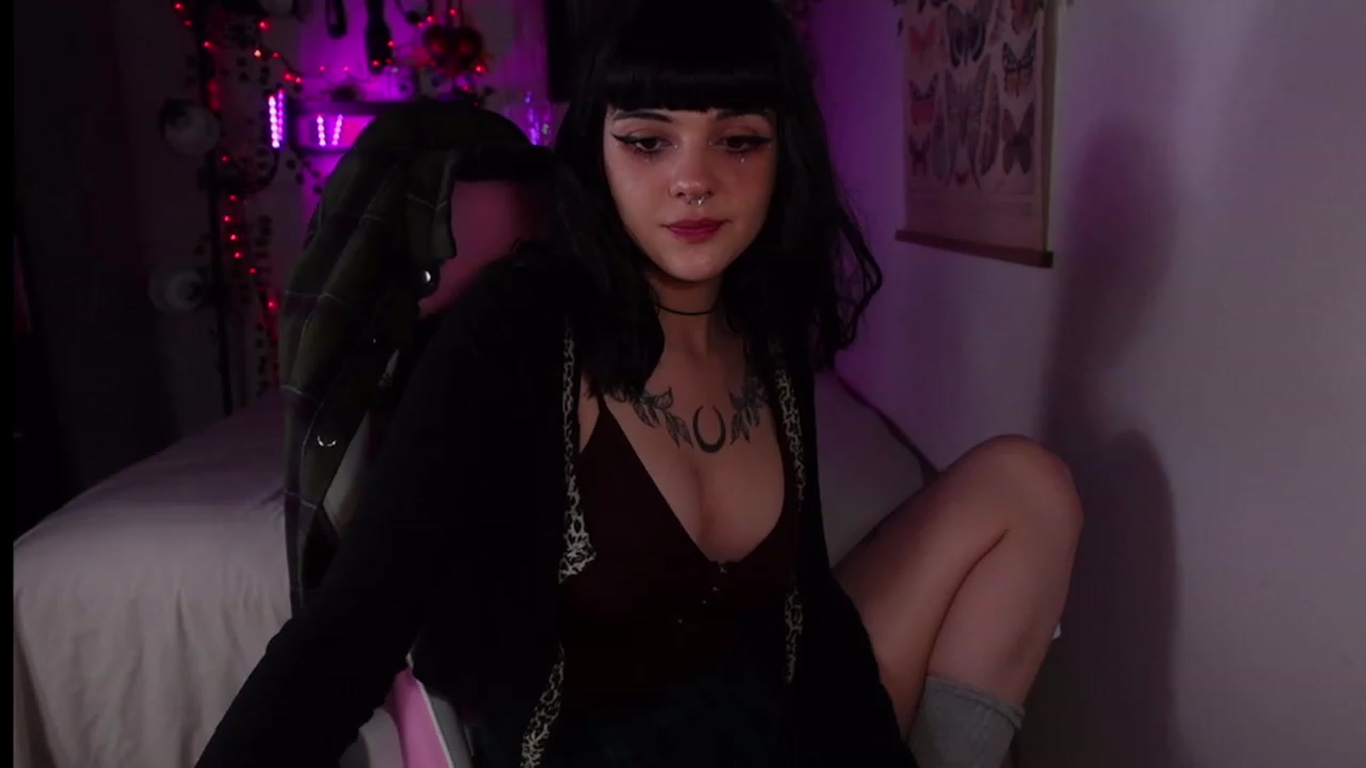 Gallery image thumbnail from Lzardqueen's myfreecams stream on, 02/09/2023, 06:17 image 18 of 20